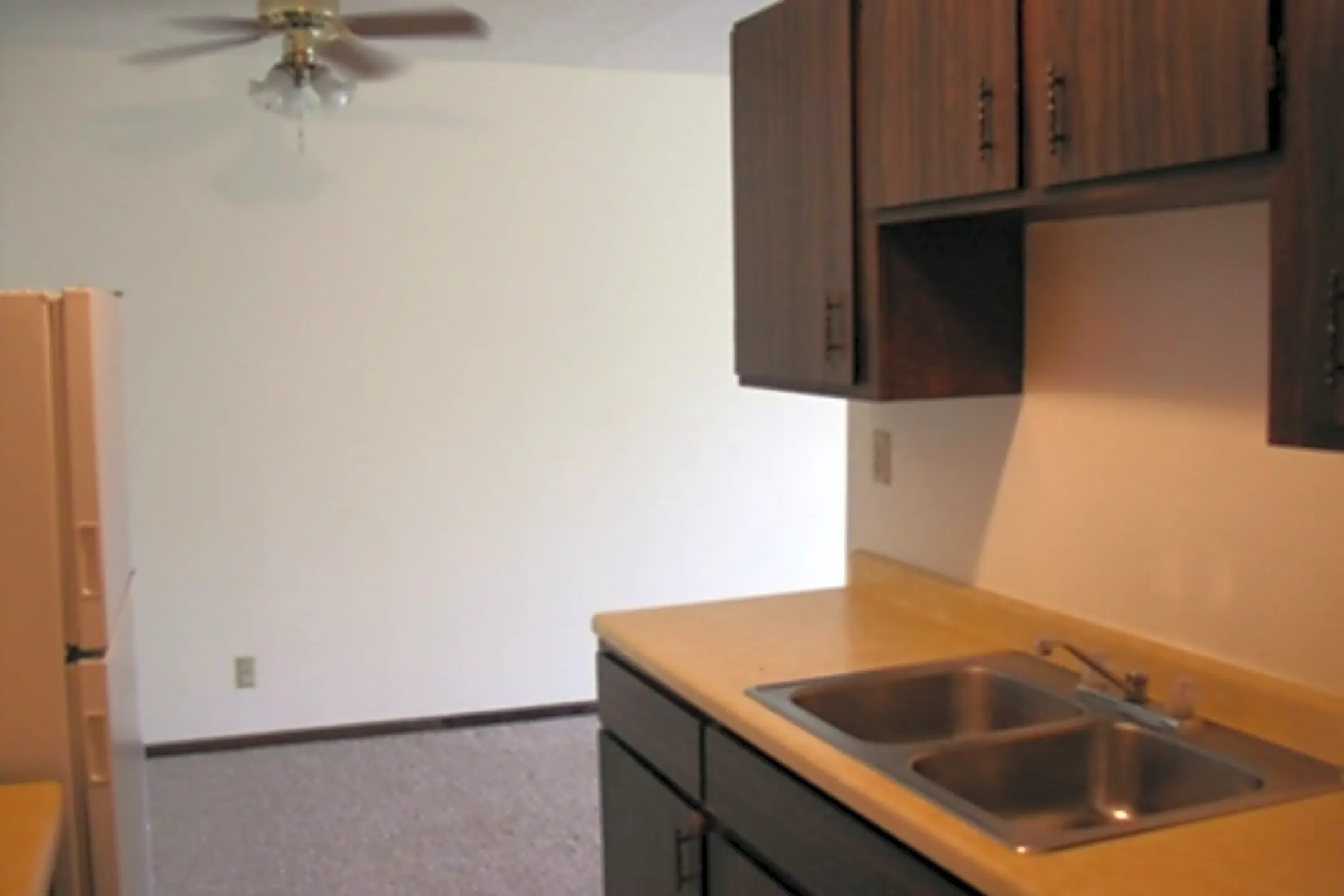 Brooklyn Crossings Apartments Brooklyn Center, MN 55430