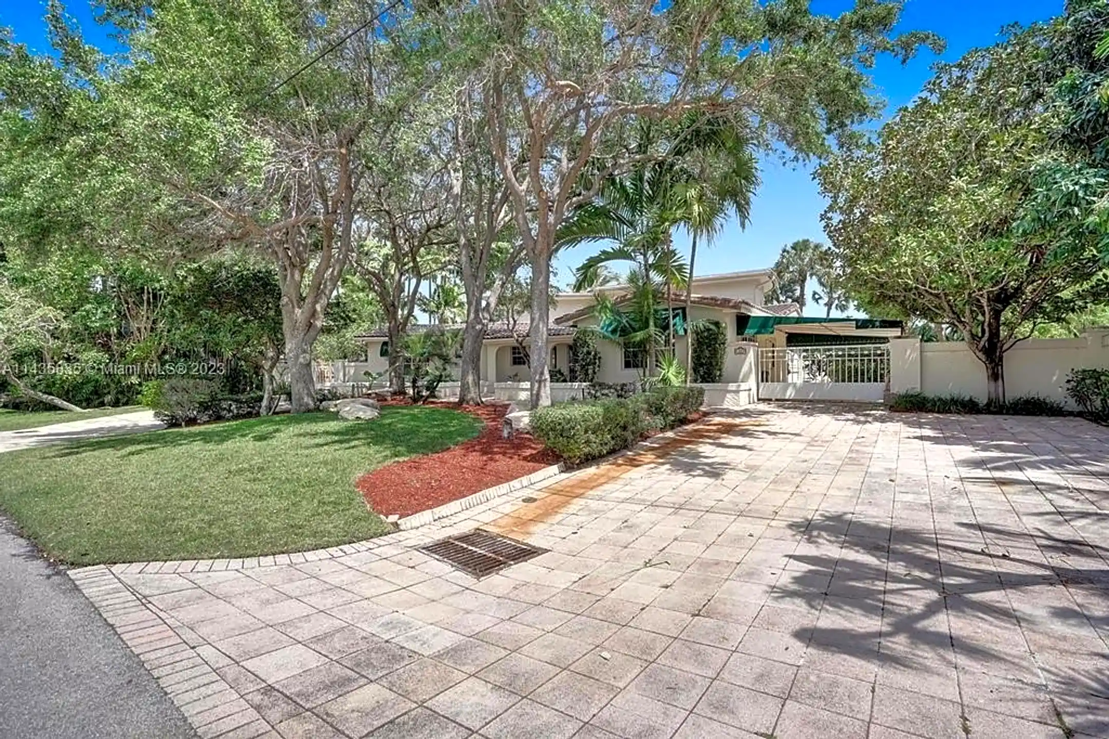 Building - 1809 Coral Gardens Dr - Fort Lauderdale, FL
