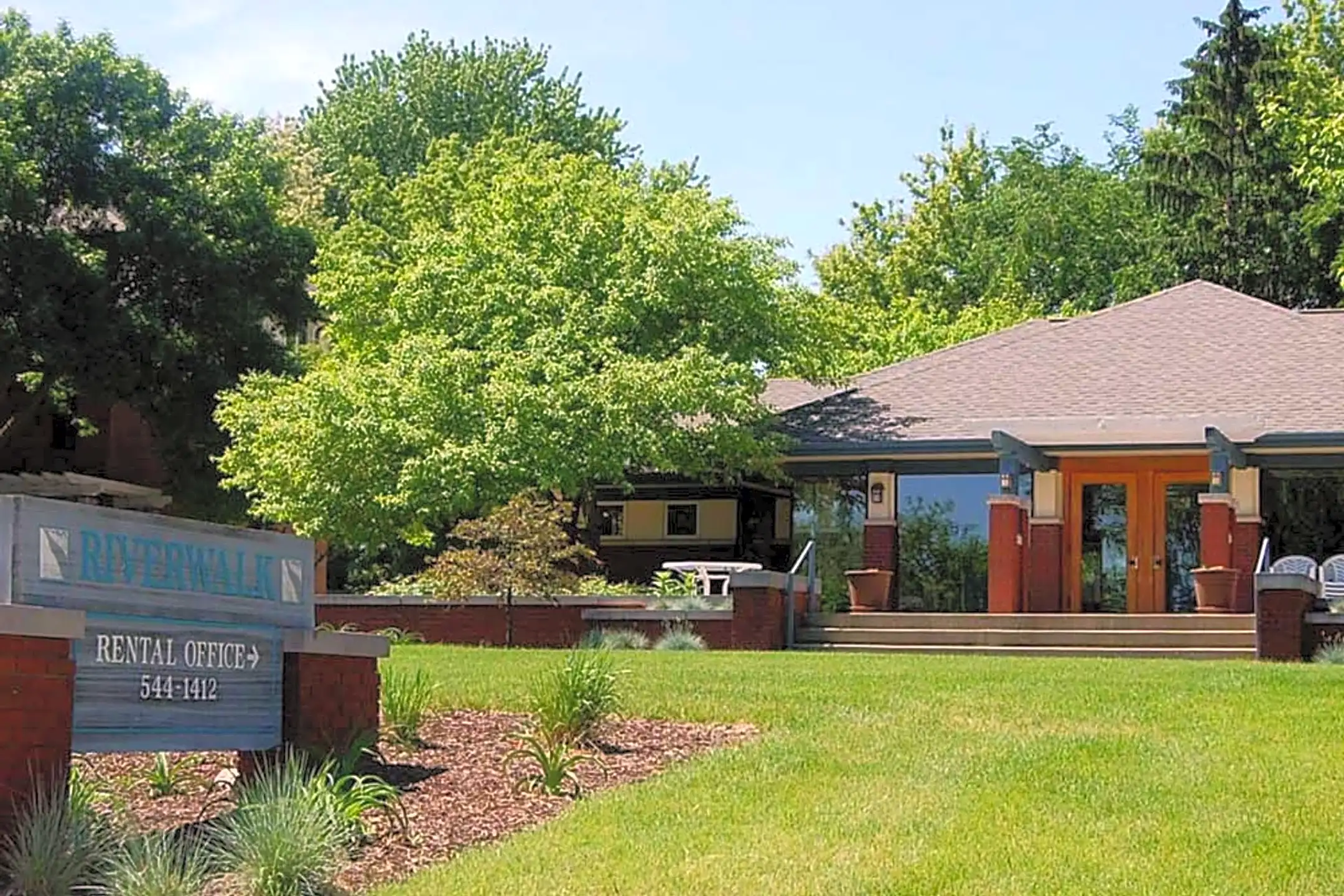 Riverwalk Apartments 806 Riverwalk Dr Waukesha, WI Apartments for