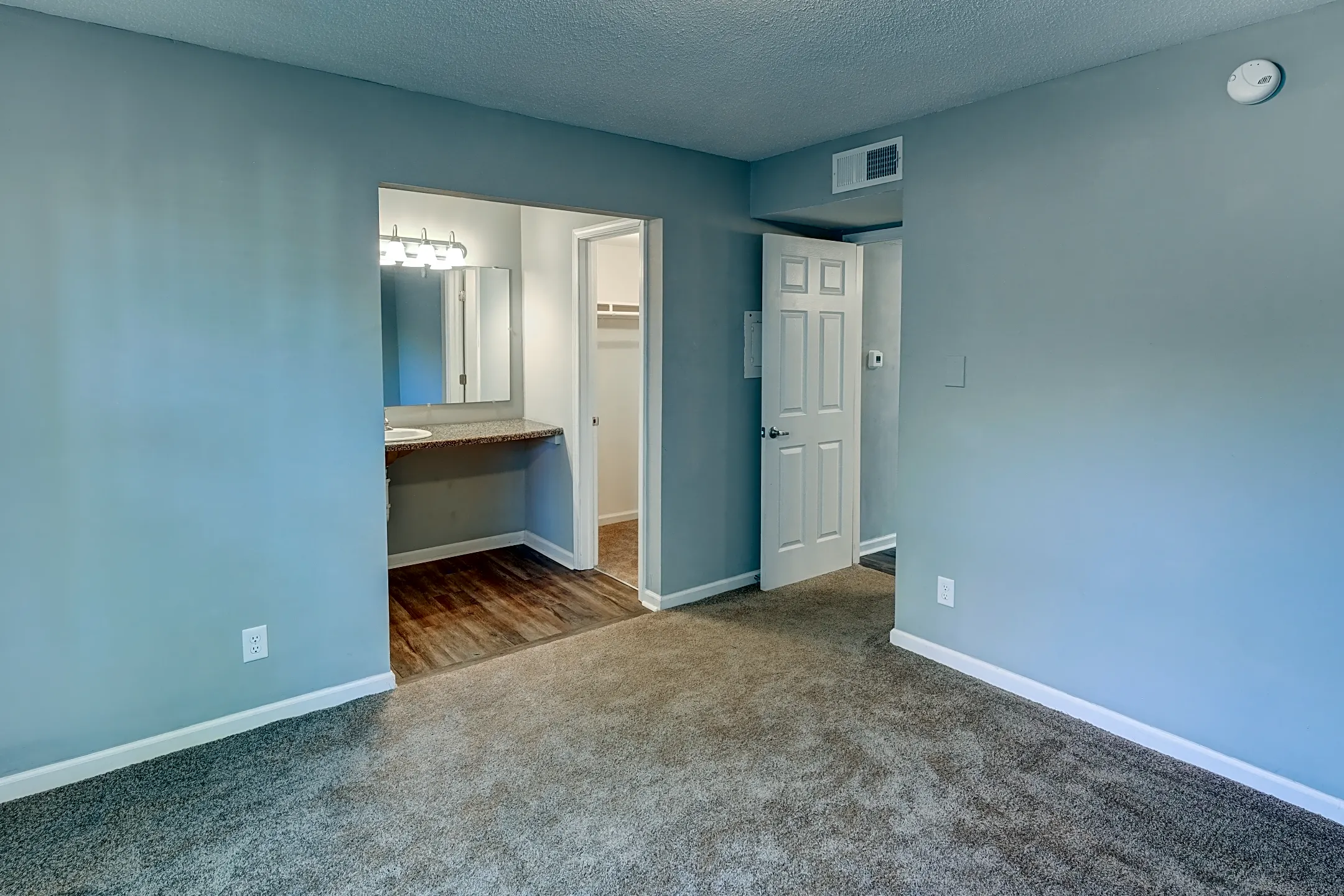 Fountain Lake Villas - 2220 E Stop 13 Rd | Indianapolis, IN Apartments ...