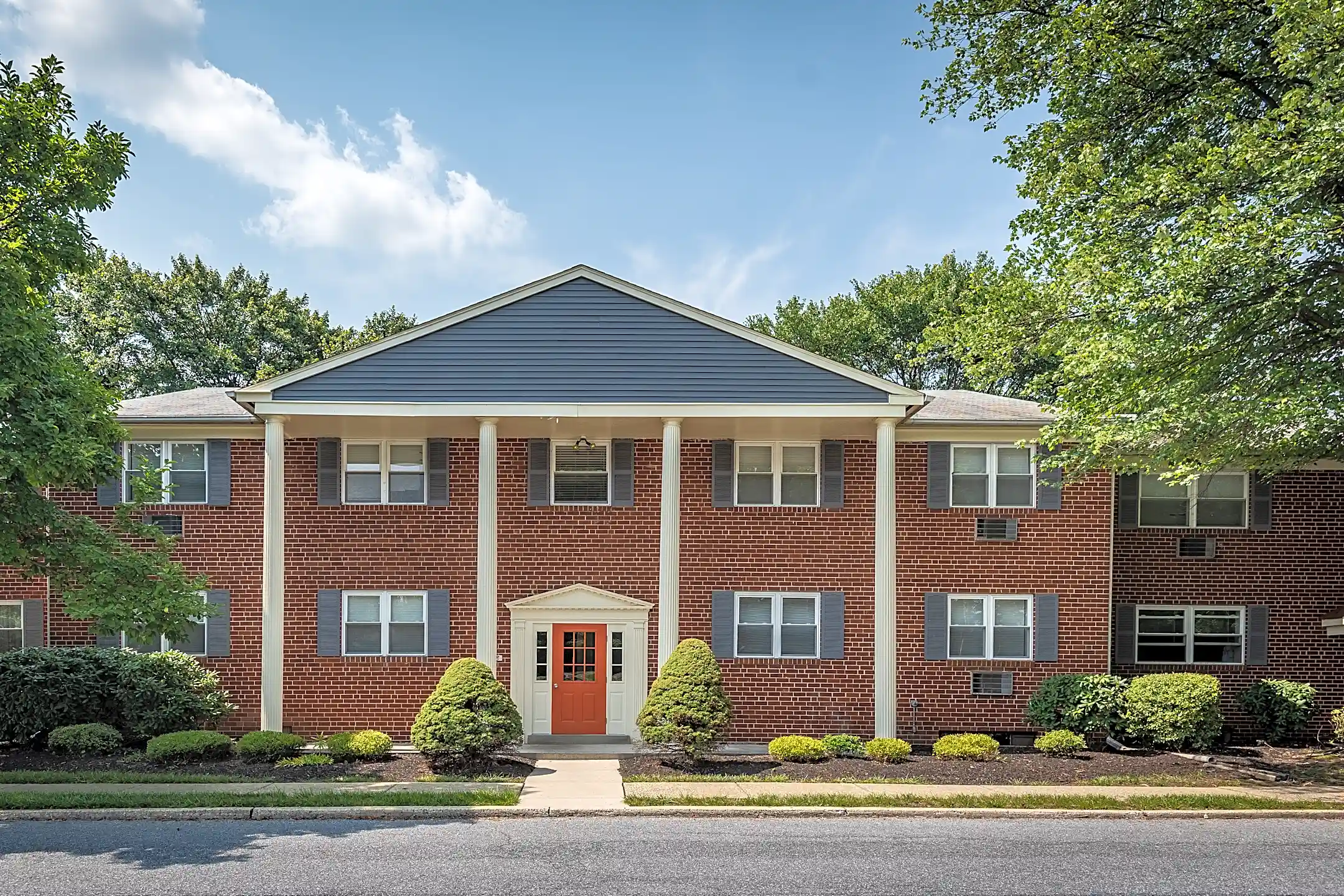 Spring Manor Apartments Lancaster, PA 17603