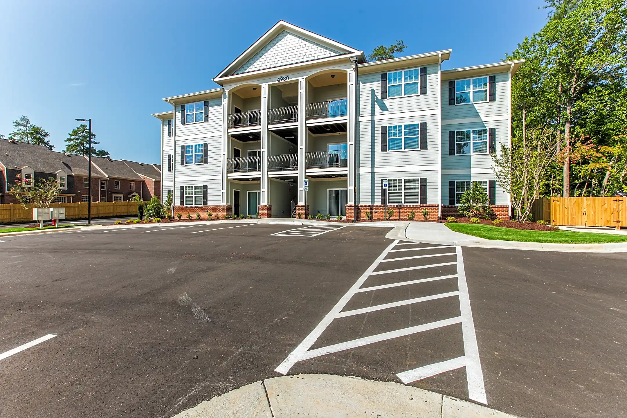 Windy Hill Apartments Raleigh, NC 27609