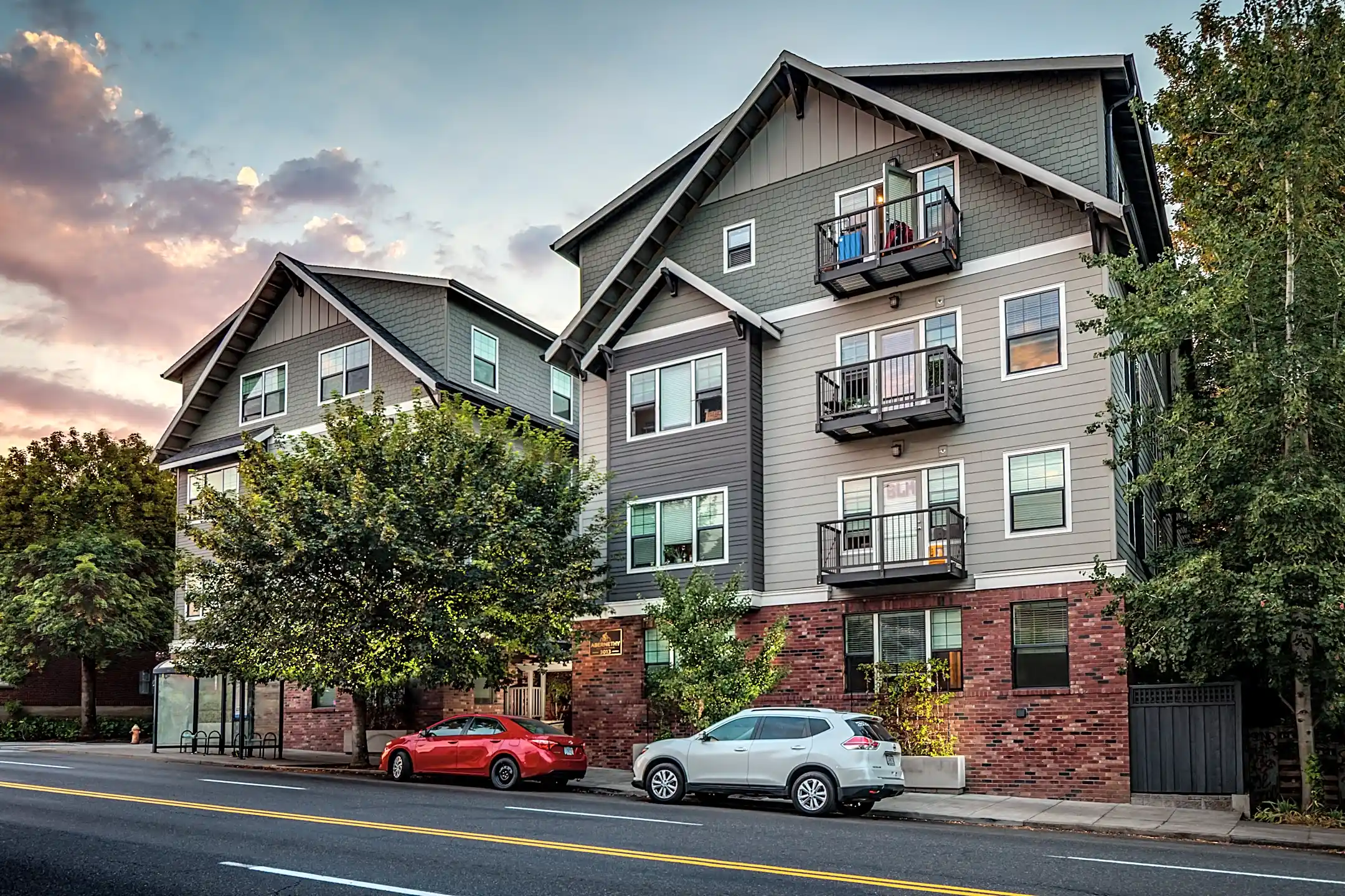 Court Apartments 3013 SE Hawthorne Portland, OR