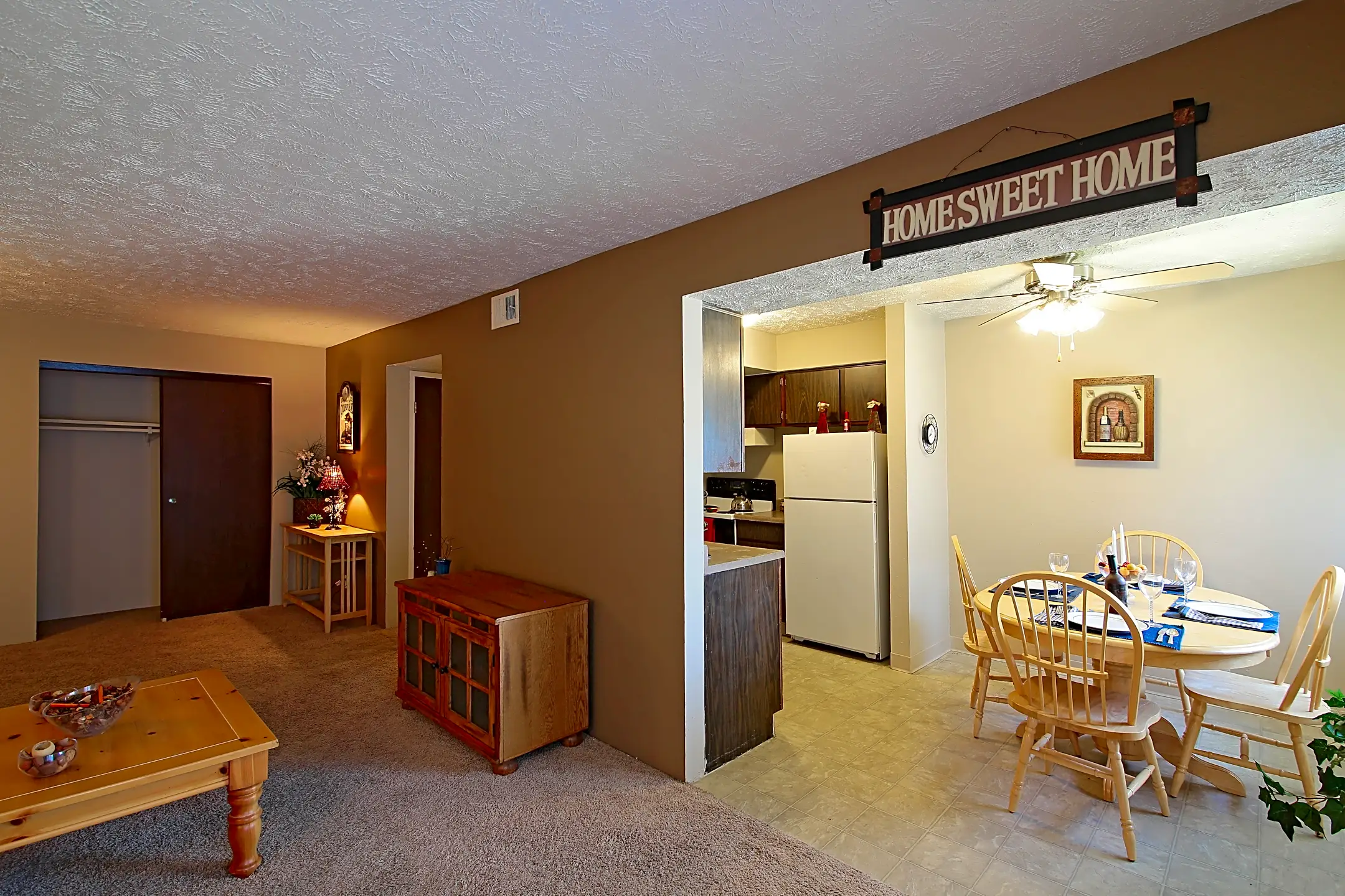 Cottonwood Apartments Council Bluffs, IA 51501