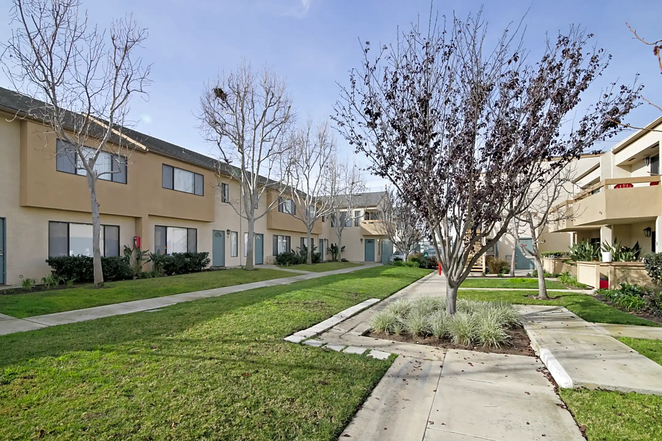 Building - Wallace Court - Costa Mesa, CA