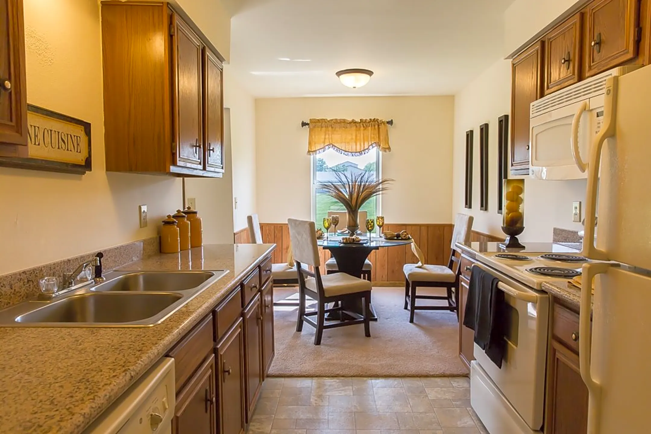 Kitchen - Woodfield Apartments - Grand Rapids, MI