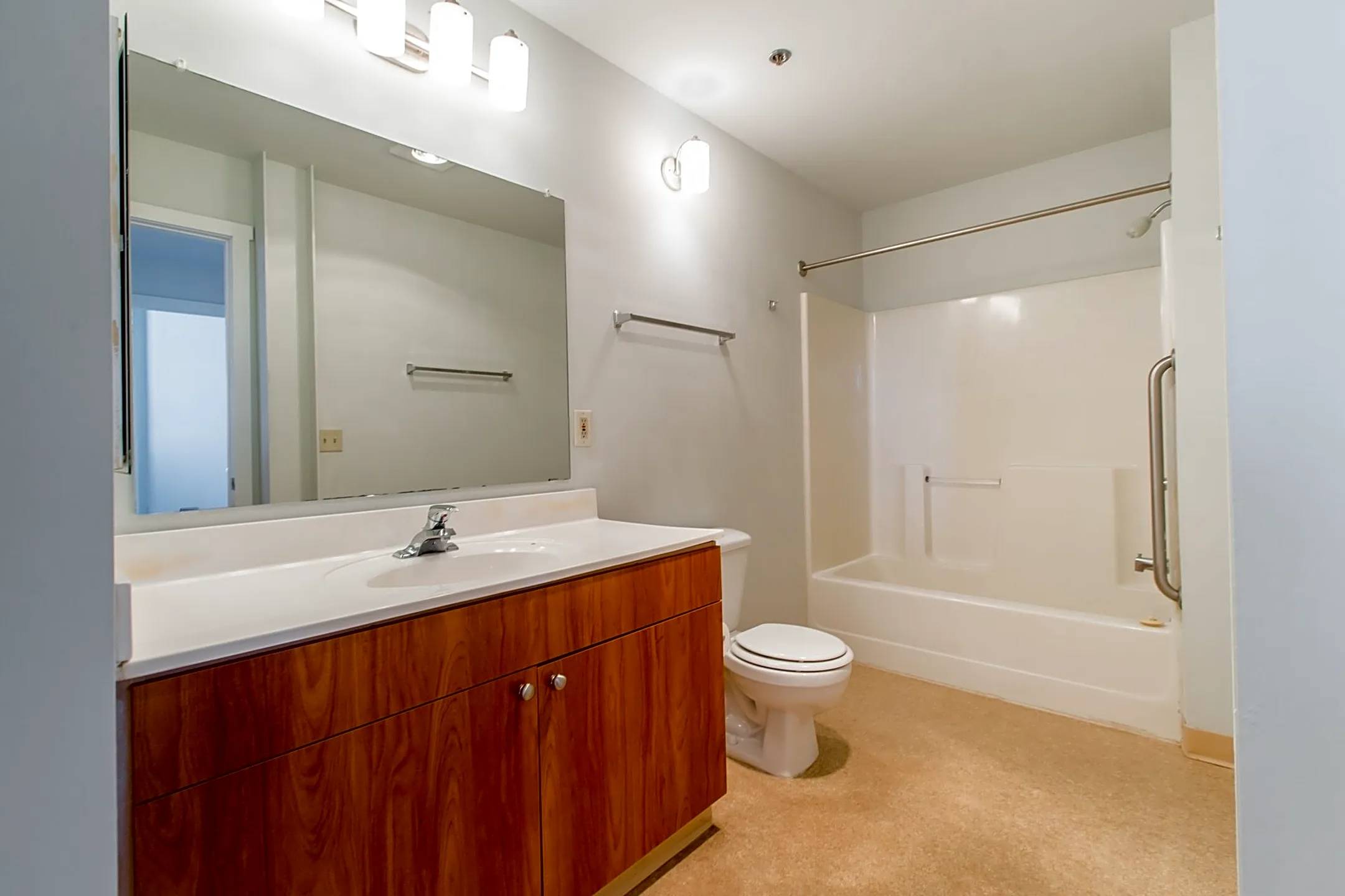 Amity Apartments West Bend, WI 53095