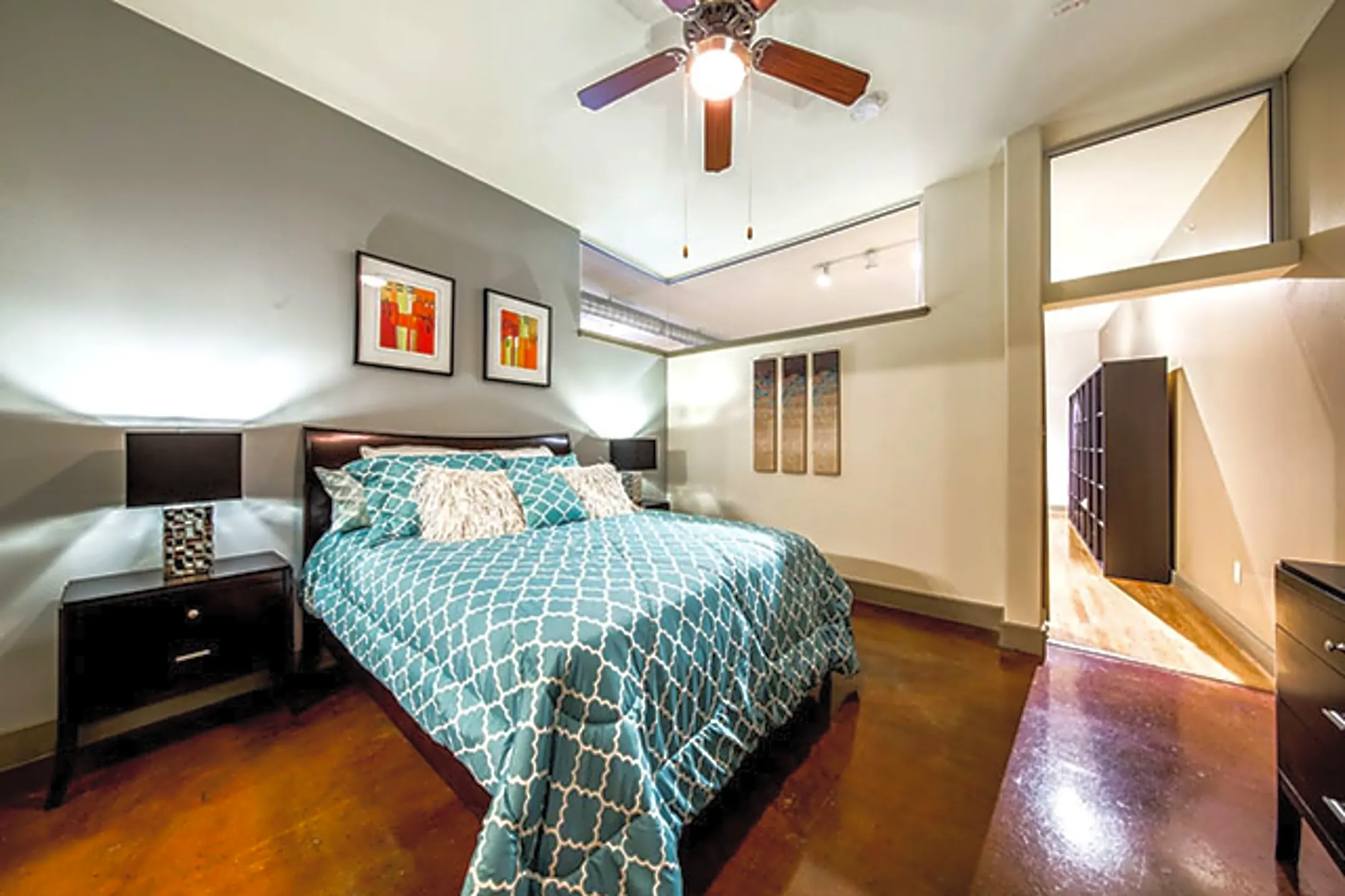 150 Sabine Street Apartments Houston, TX 77007