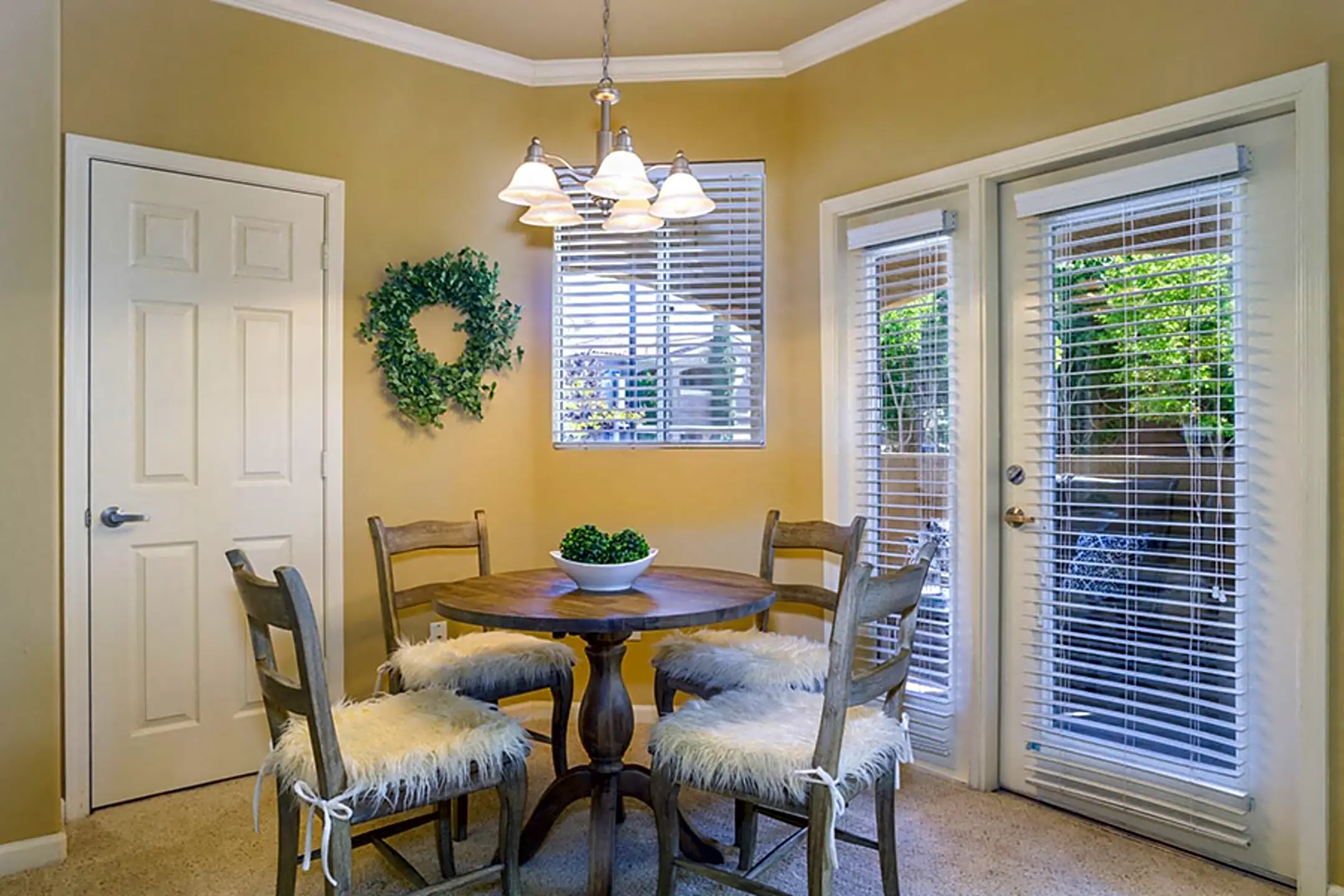 Castellino at Laguna West 3300 Renwick Ave Elk Grove, CA Apartments