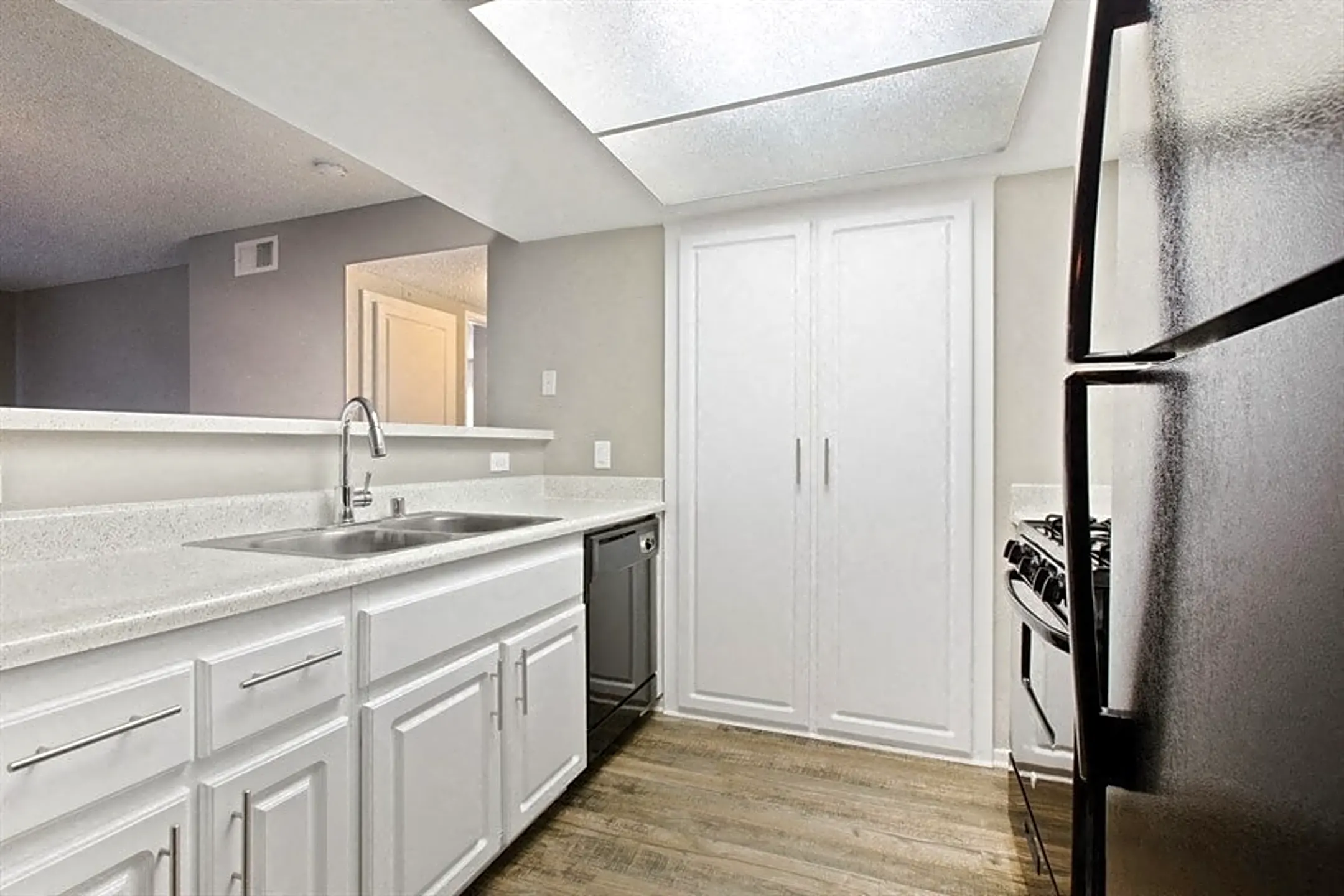 The James Apartment Homes 7600 Ambergate Pl Riverside, CA