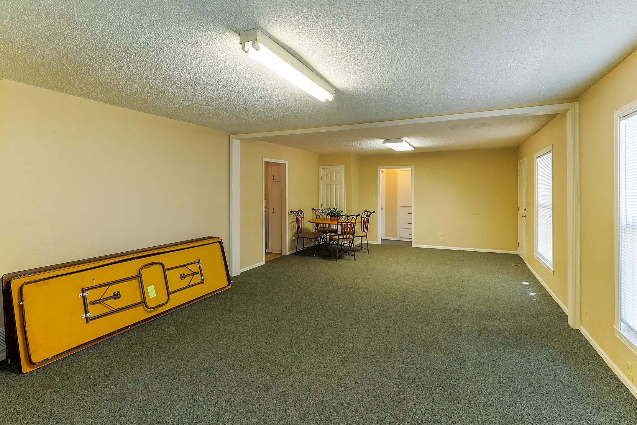 Parklane Apartments 5123 E Lincoln St Wichita, KS Apartments for