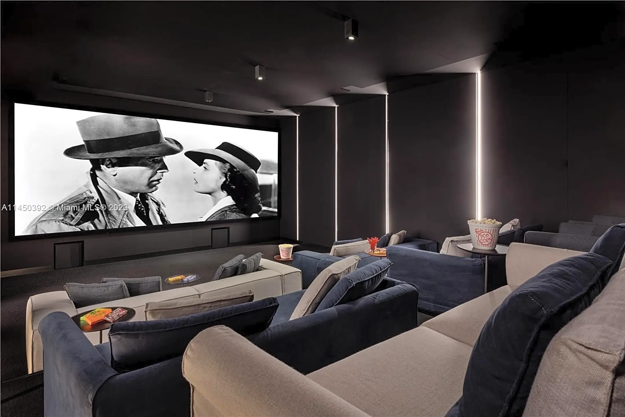 Living Room - 1081 W 48th St - Miami Beach, FL