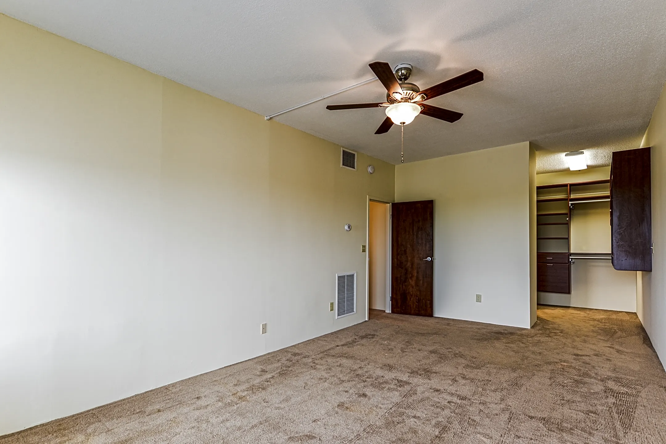 Governor's Manor Apartments 2100 E High St Springfield, OH