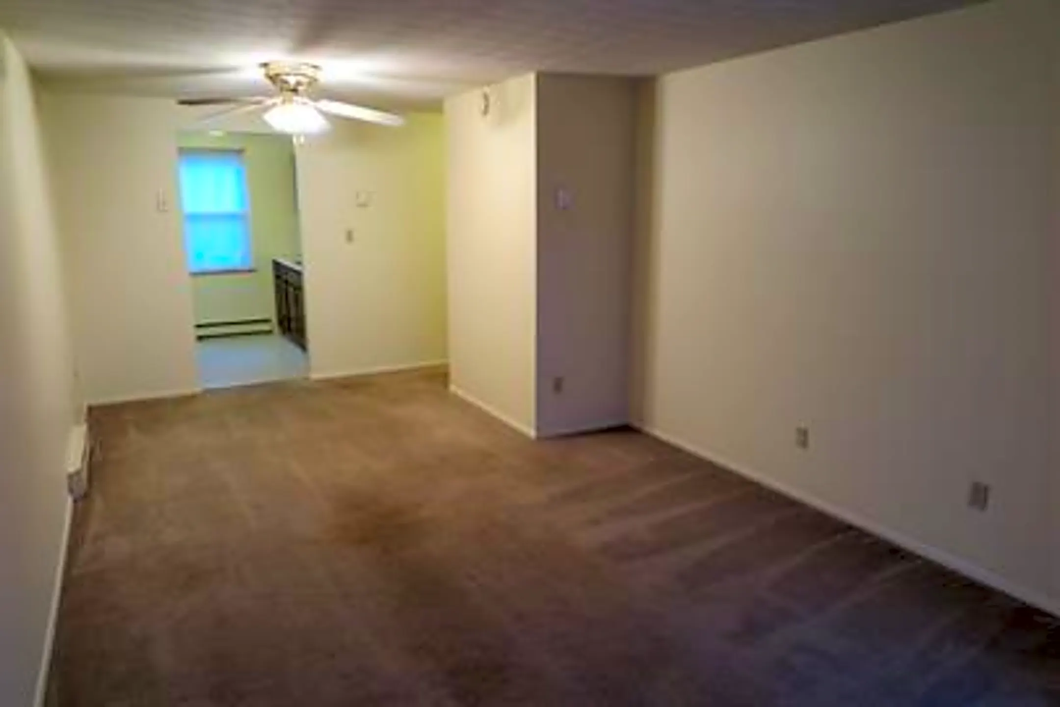 316 W 5th St Houses Marysville, OH 43040