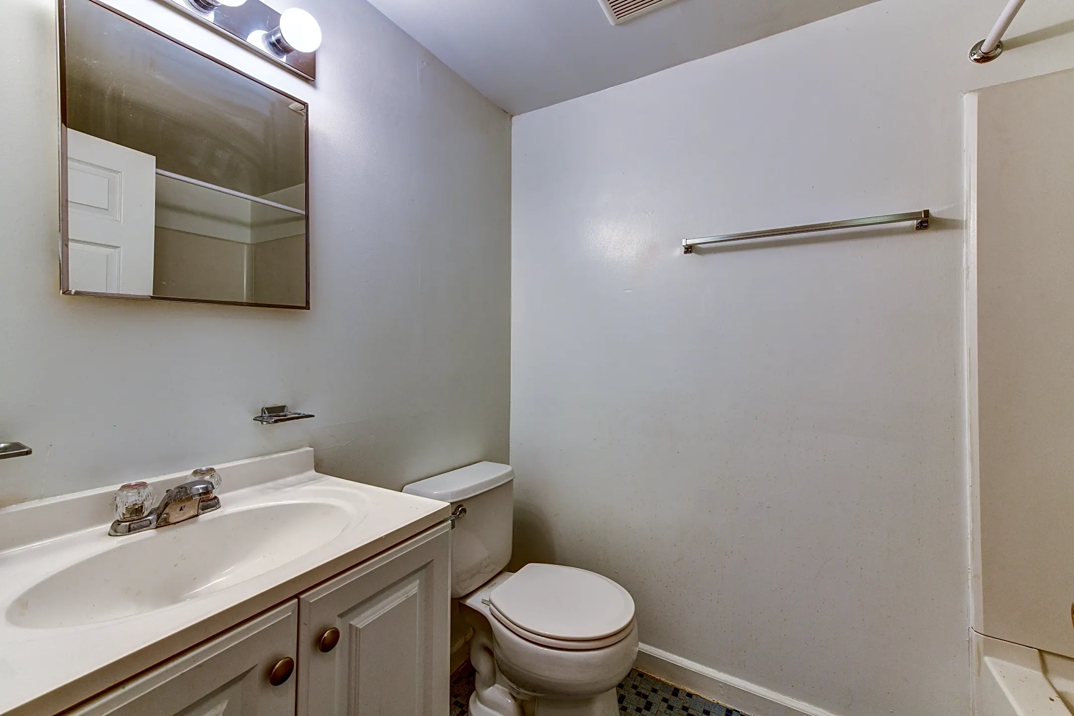 Bathroom - Springfield Green - Morton, PA