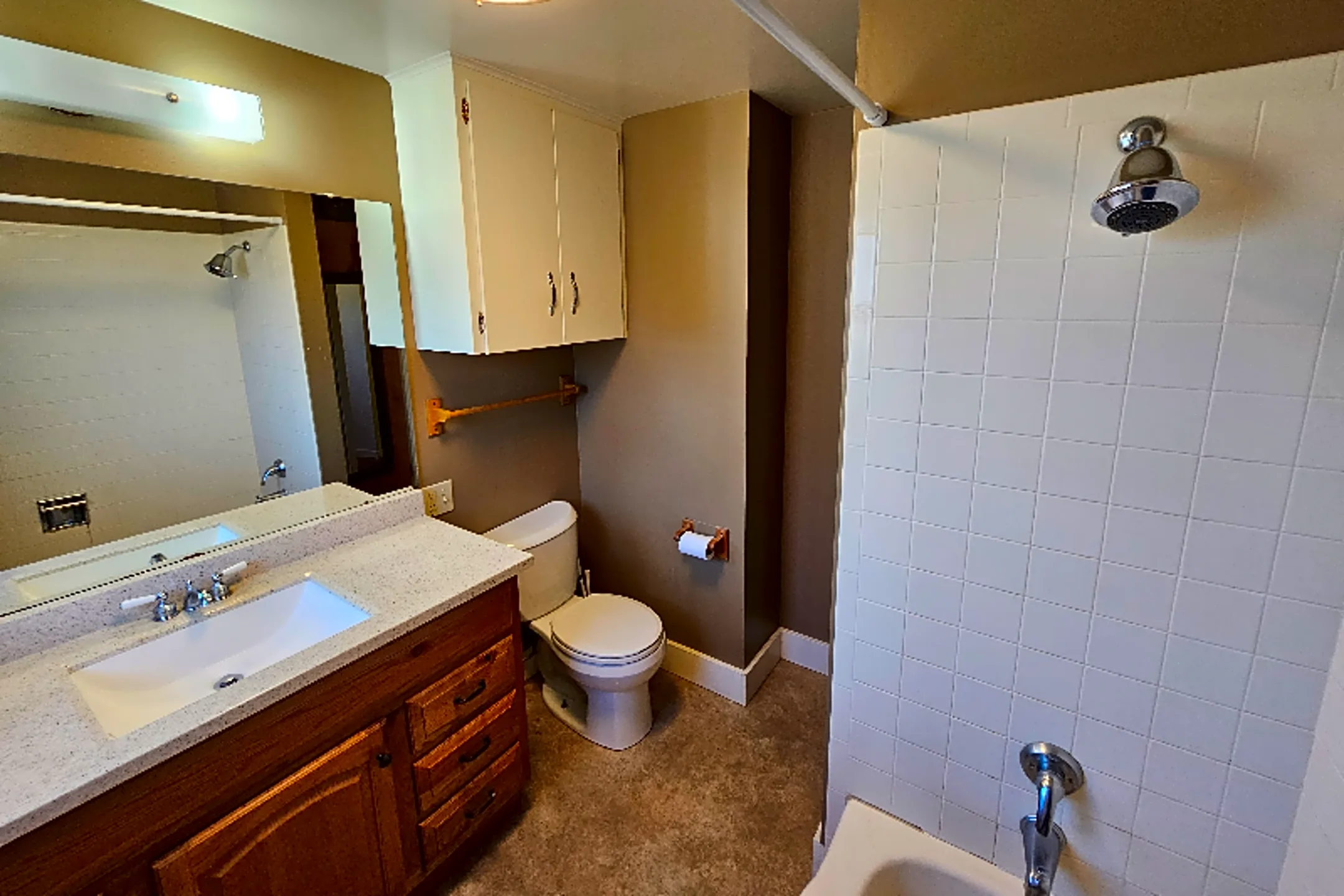 Bathroom - 511 NE 8th St - Newport, OR