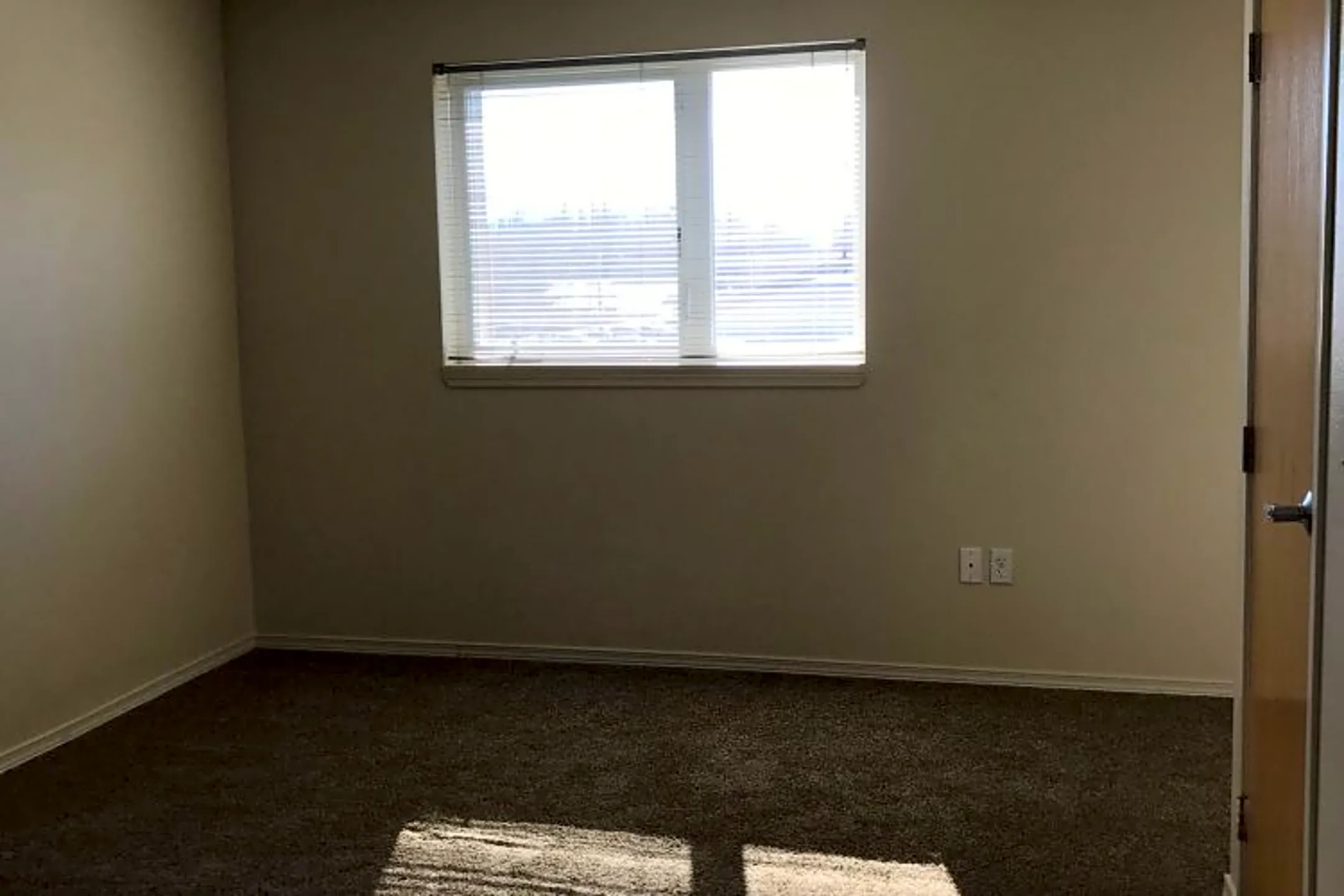 Creekwood Park Apartments Homes, LLC 1955 N Creekwood Pk Cir Palmer