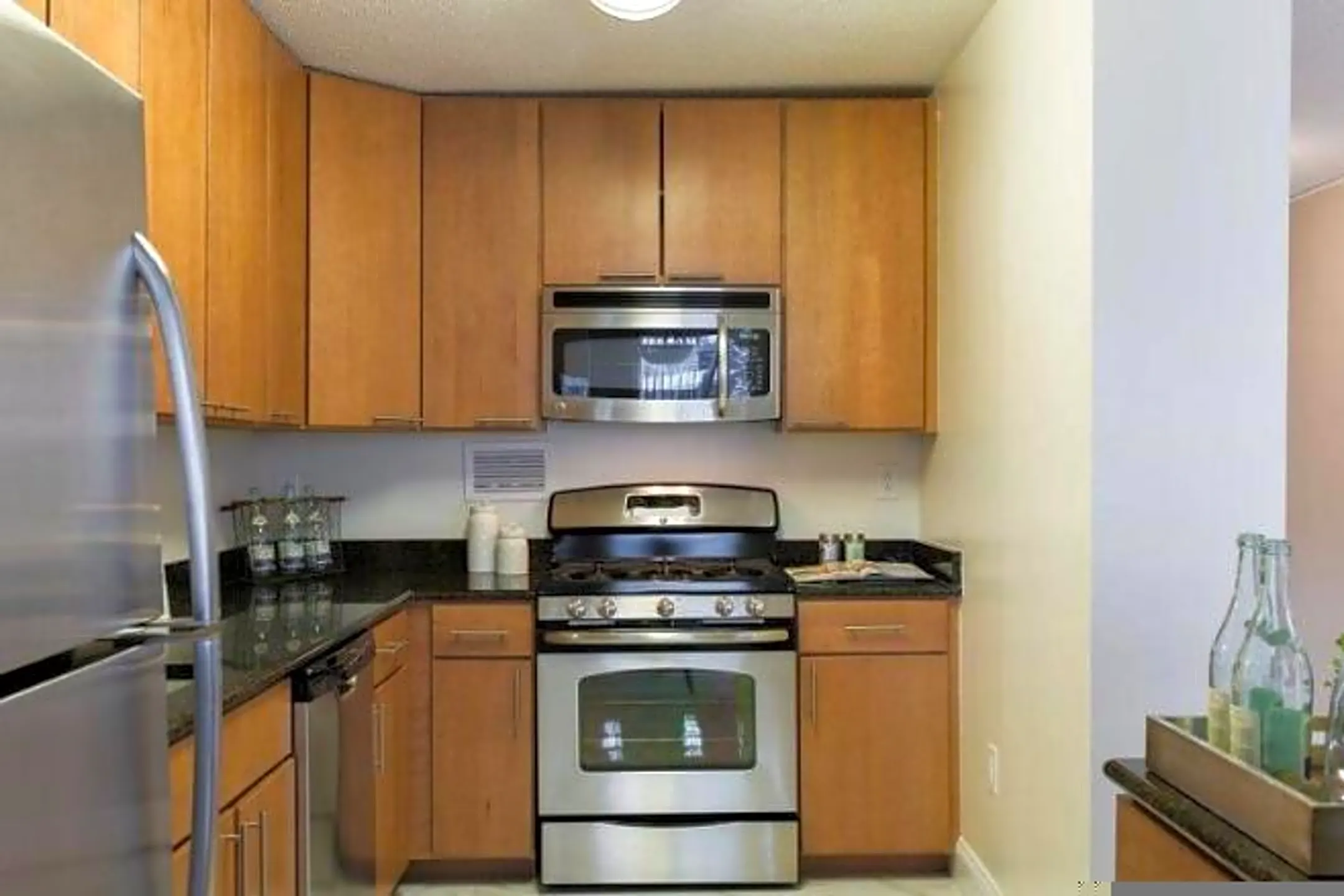 Kitchen - 320 23rd St S - Arlington, VA