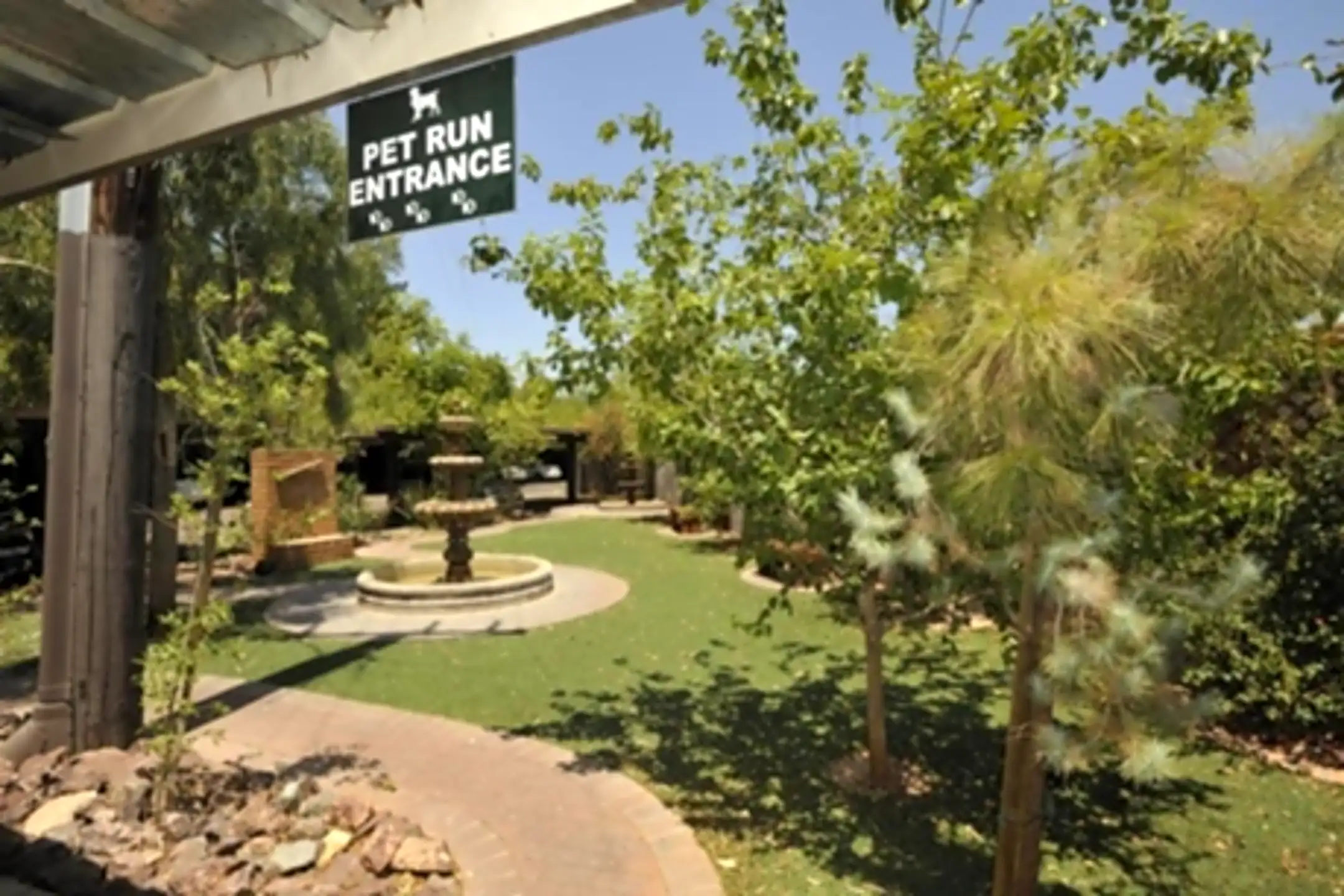 Fountains in the Green 3019 N 14th St Phoenix, AZ Apartments for