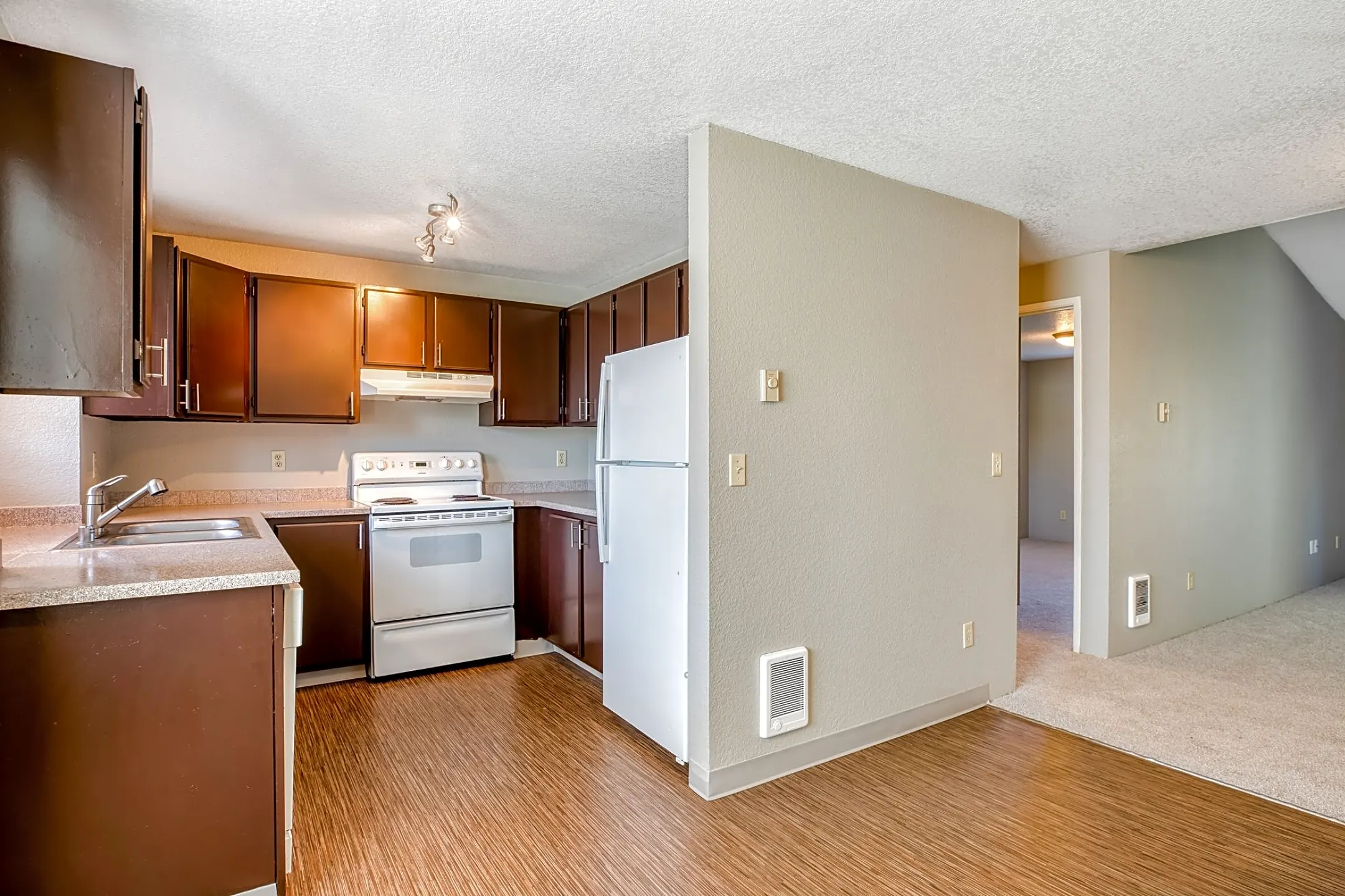 Pavilion Apartment Homes Federal Way, WA 98023