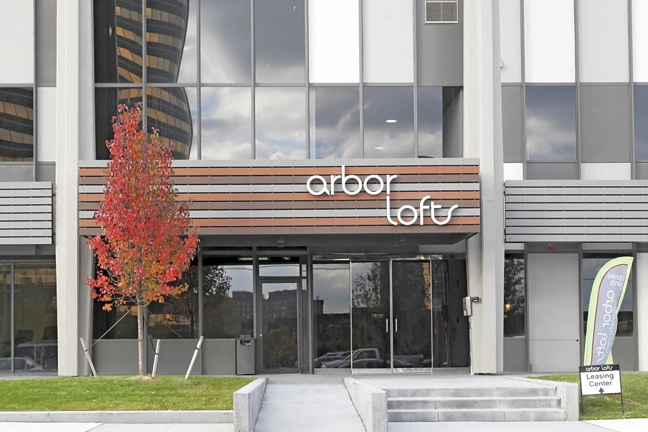 Building - Arbor Lofts - Southfield, MI