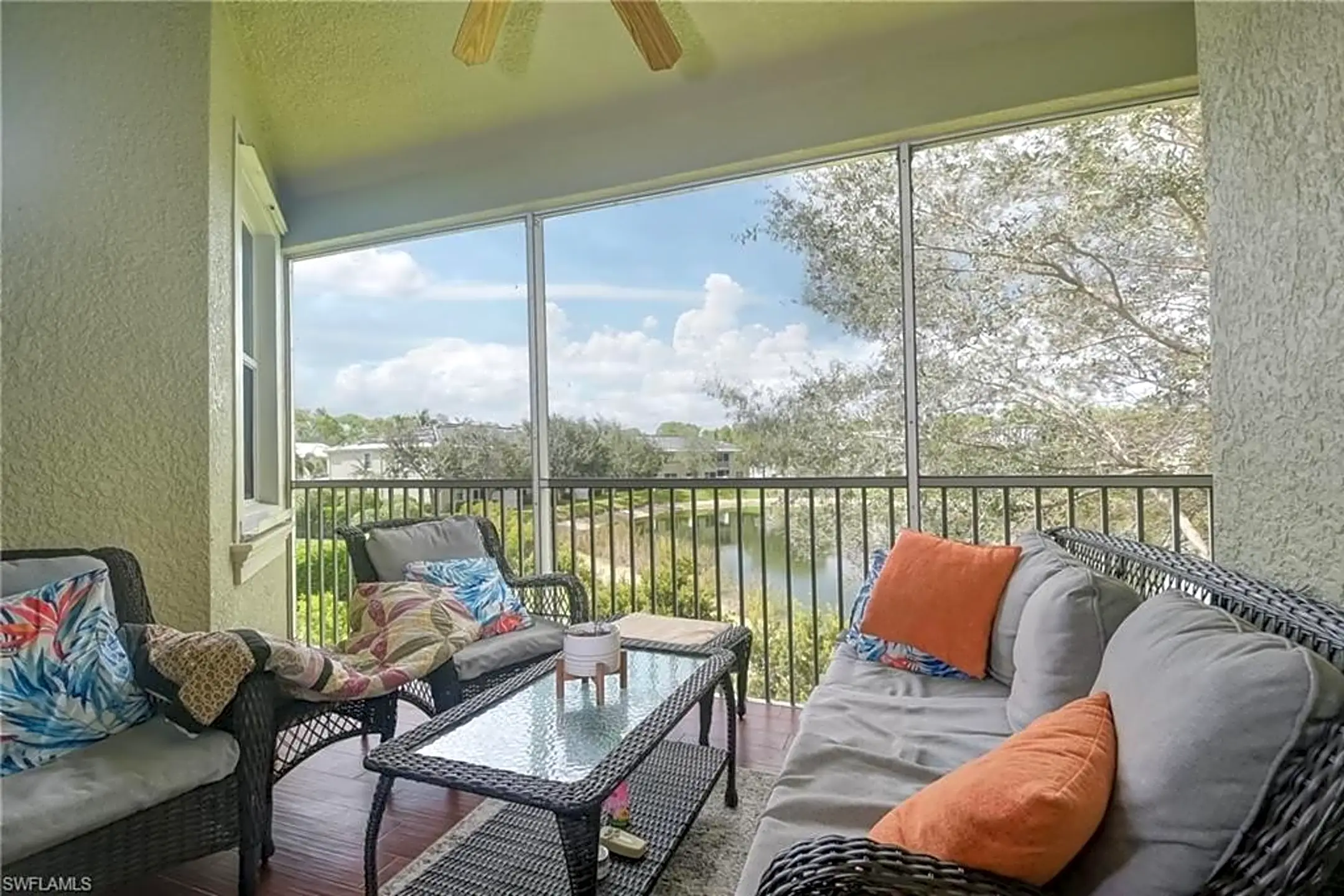 1320 Mariposa Cir 201 Condos Naples, FL 34105