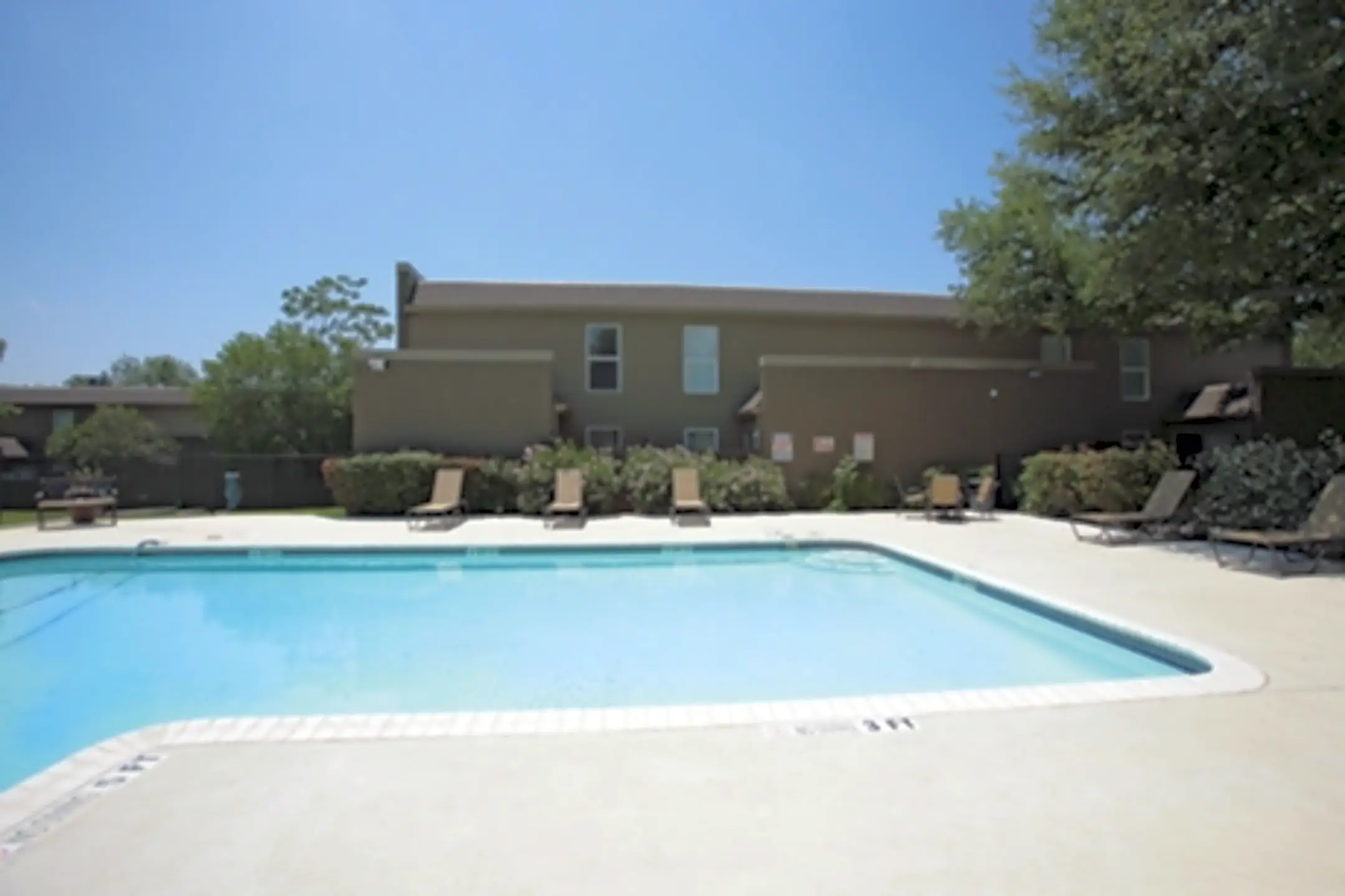 CrestWind Townhomes and Apartments 8835 Willmon Way Windcrest, TX