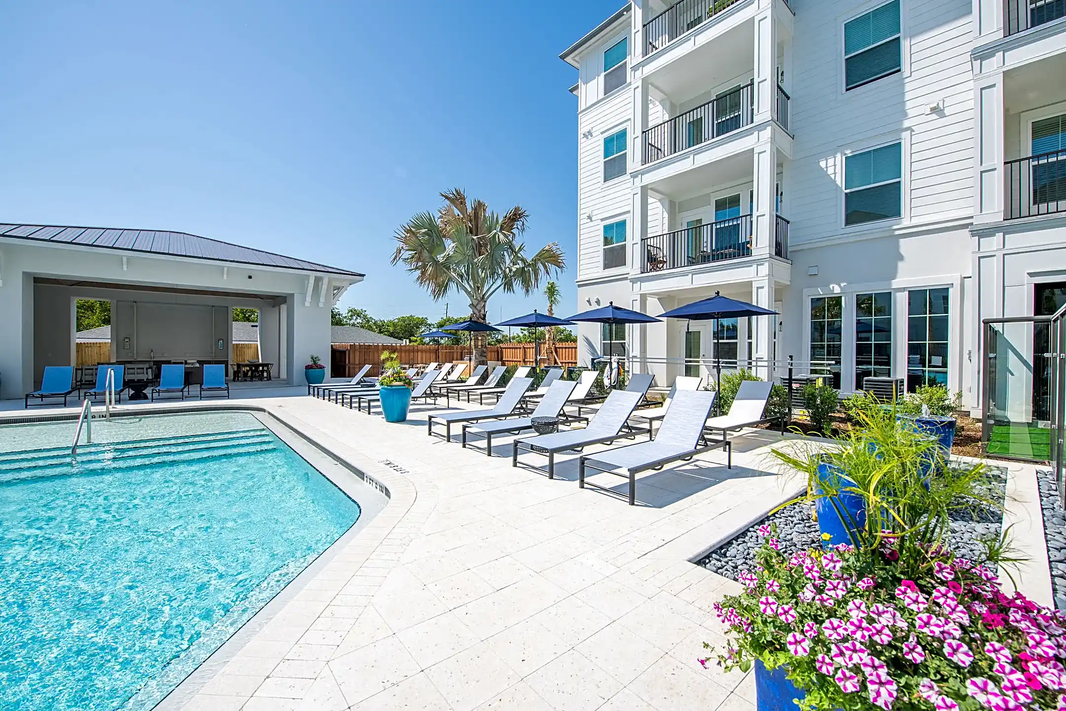 Rowan Pointe 7950 Park Blvd N Pinellas Park, FL Apartments for Rent