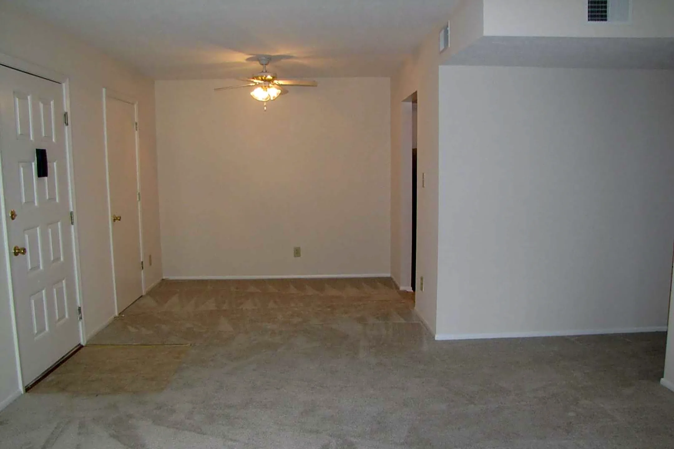 Hillview Woods Apartments - Louisville, KY 40229