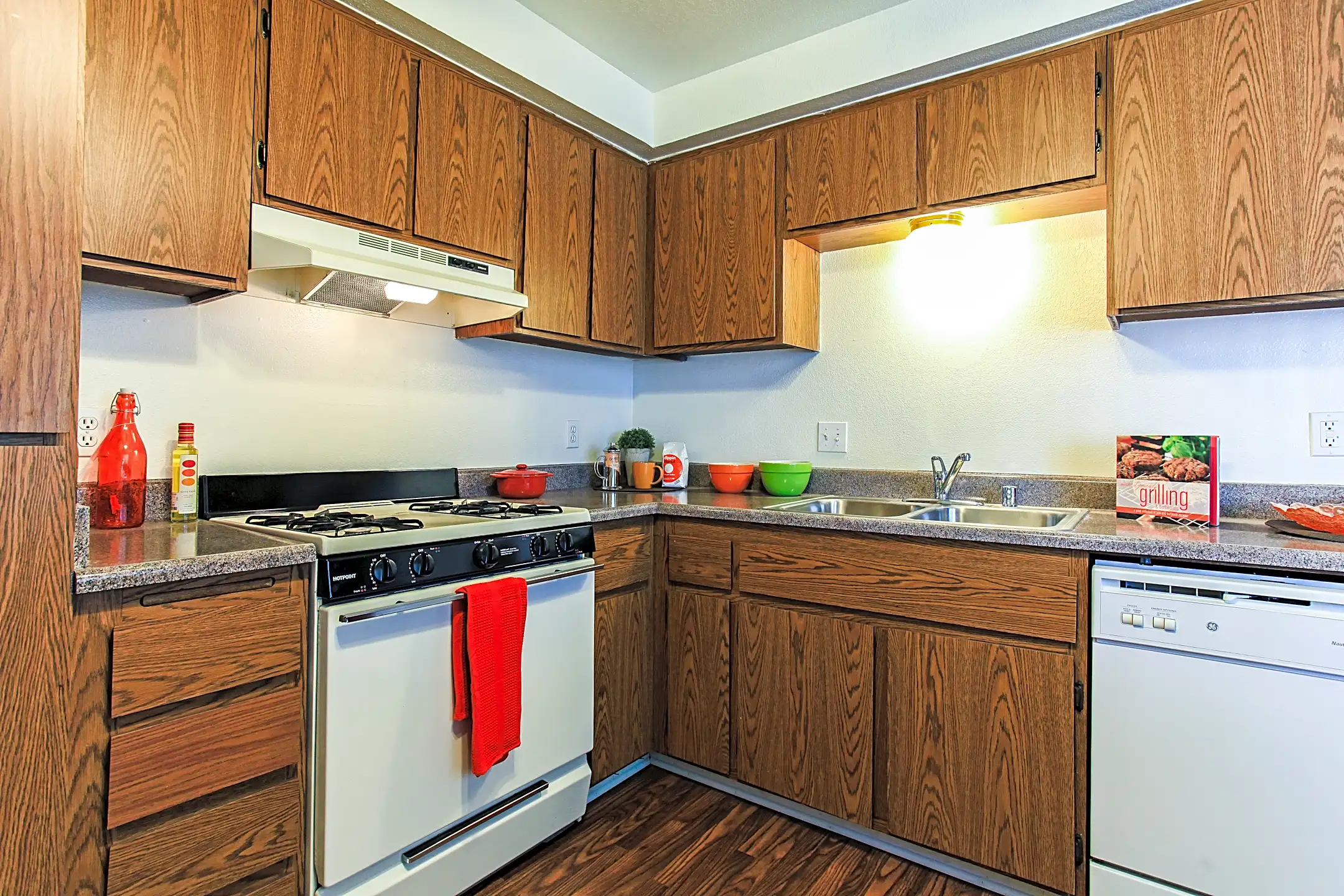 Sunrise Vista Apartments 755 E Virginia Way Barstow, CA Apartments