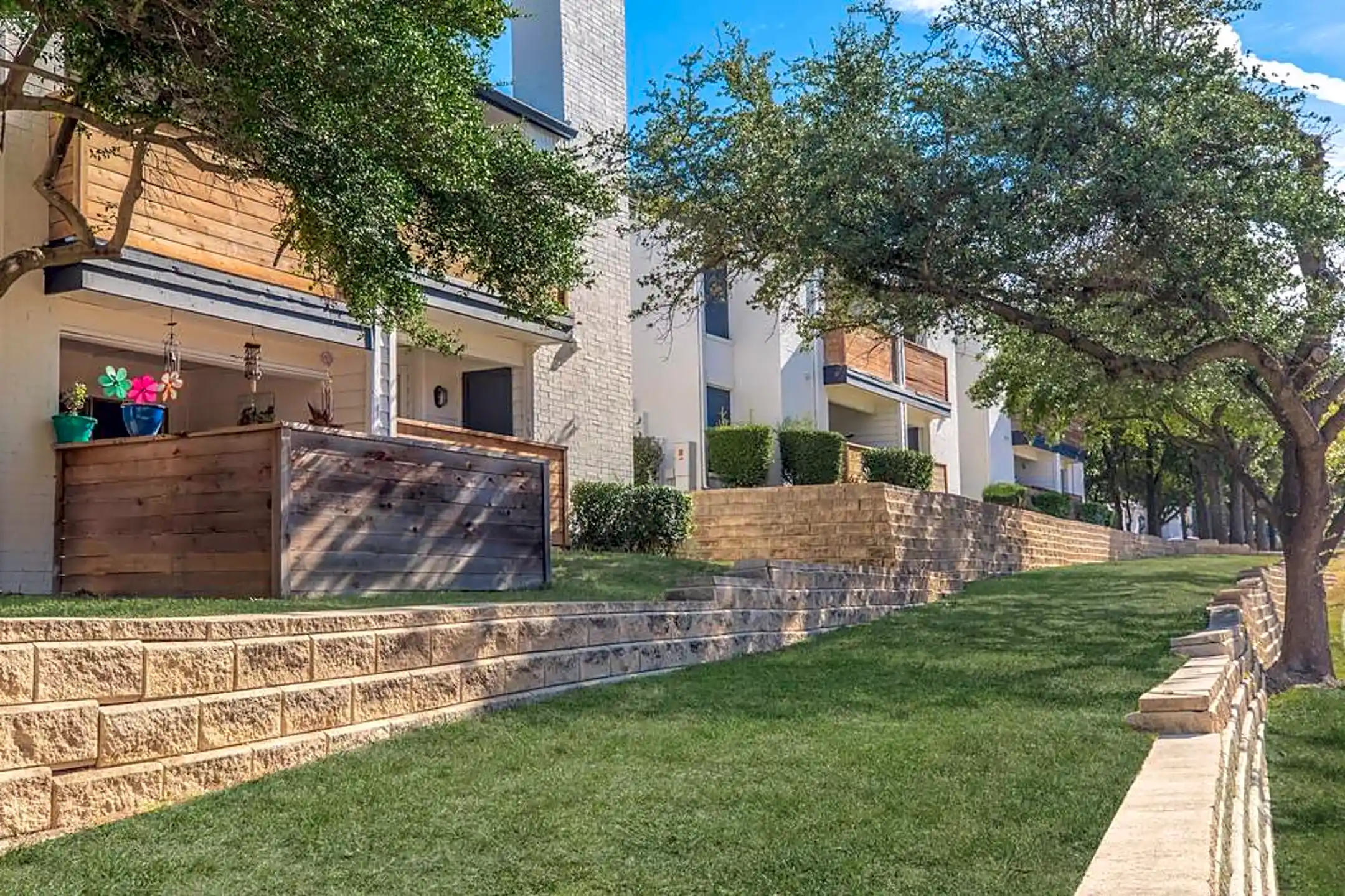 710 Brentford Pl Condos Arlington, TX 76006