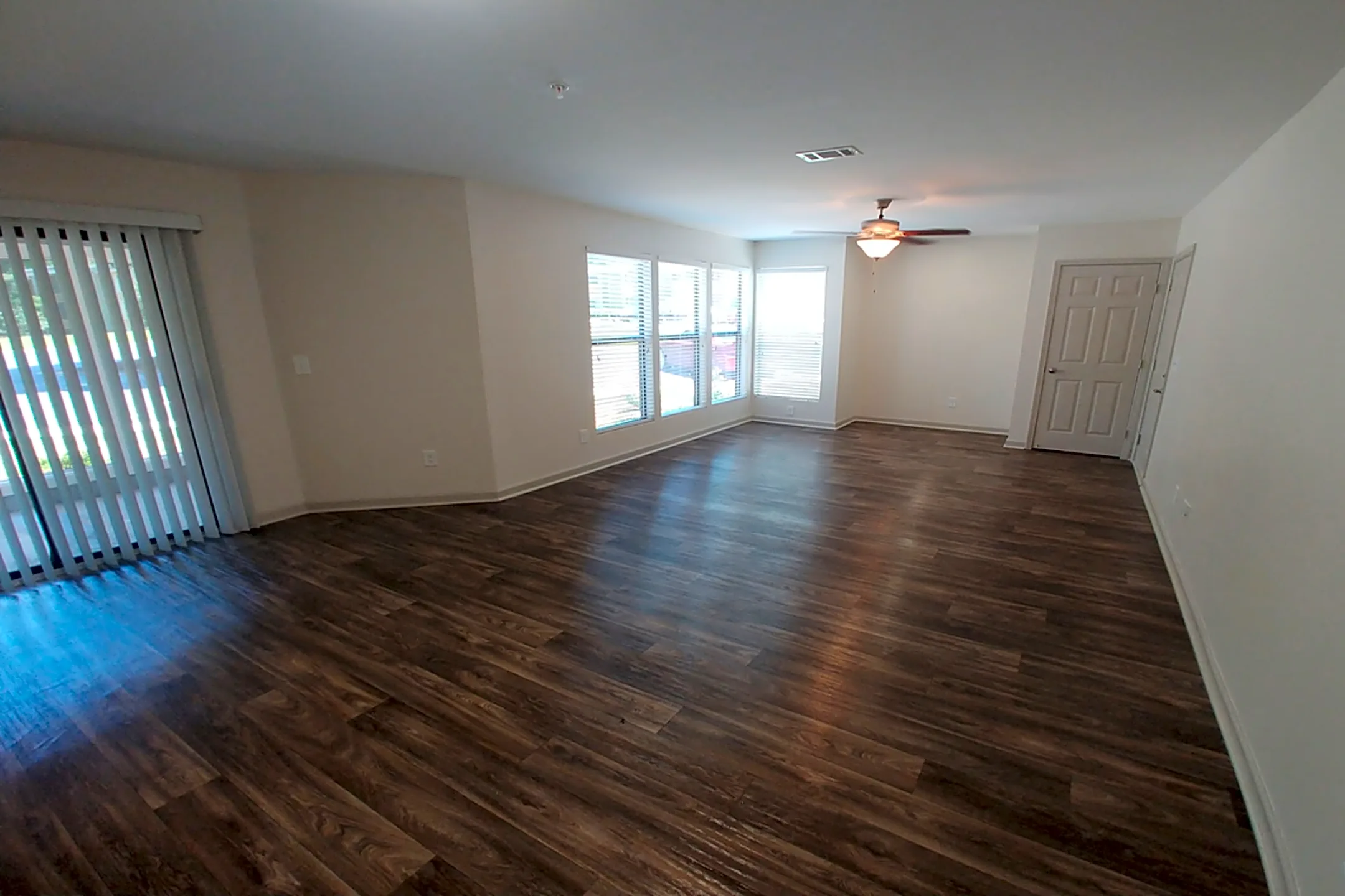 Chatsworth Apartments 4700 N Hill Pkwy Atlanta, GA Apartments for