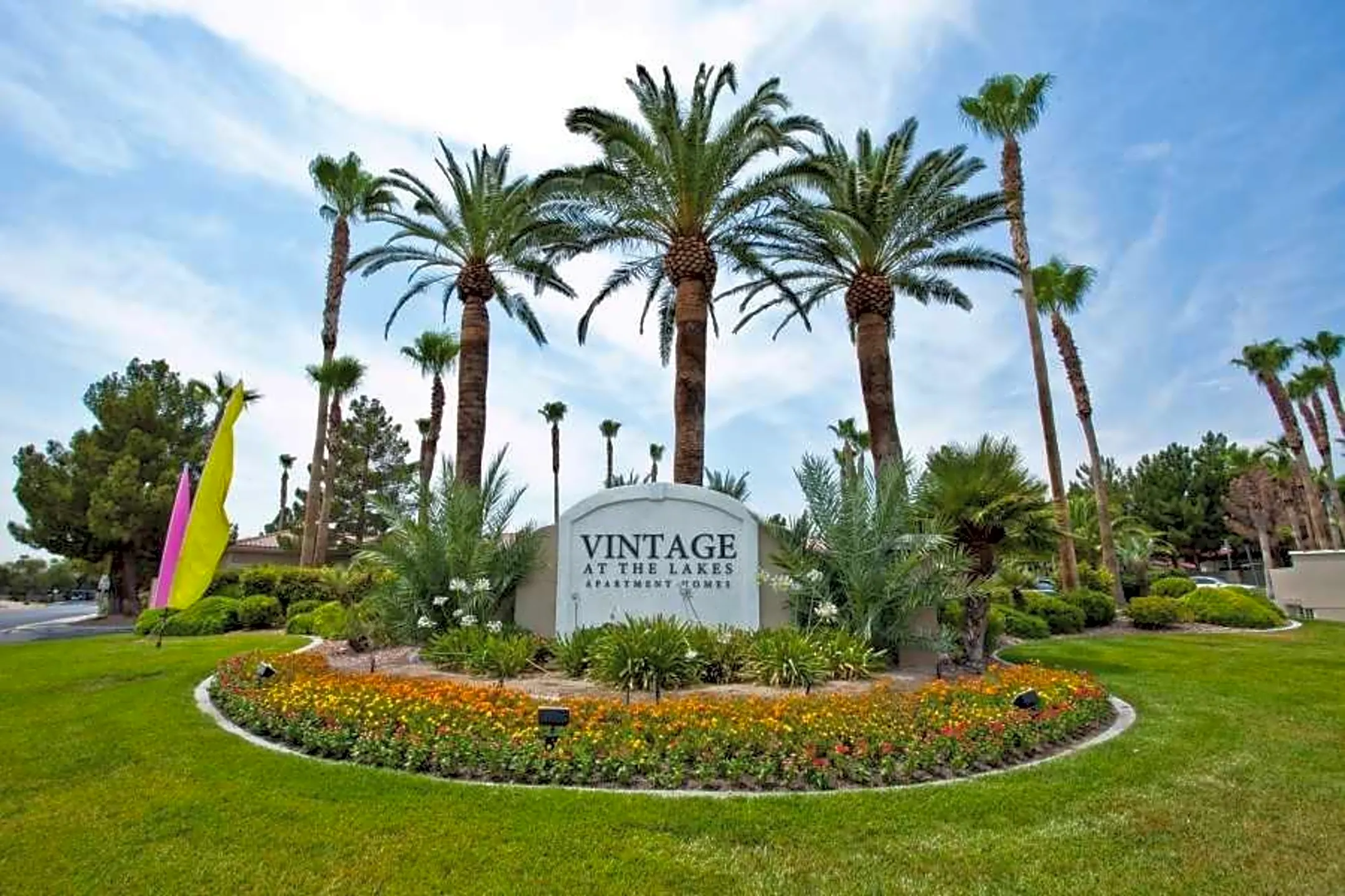 Vintage At The Lakes - 8321 W Sahara Ave | Las Vegas, NV Apartments for ...