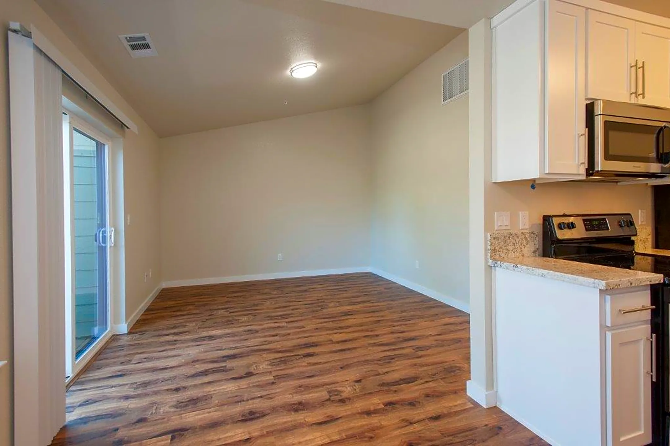 Village Green 766 Sunset Ave Suisun City, CA Apartments for Rent