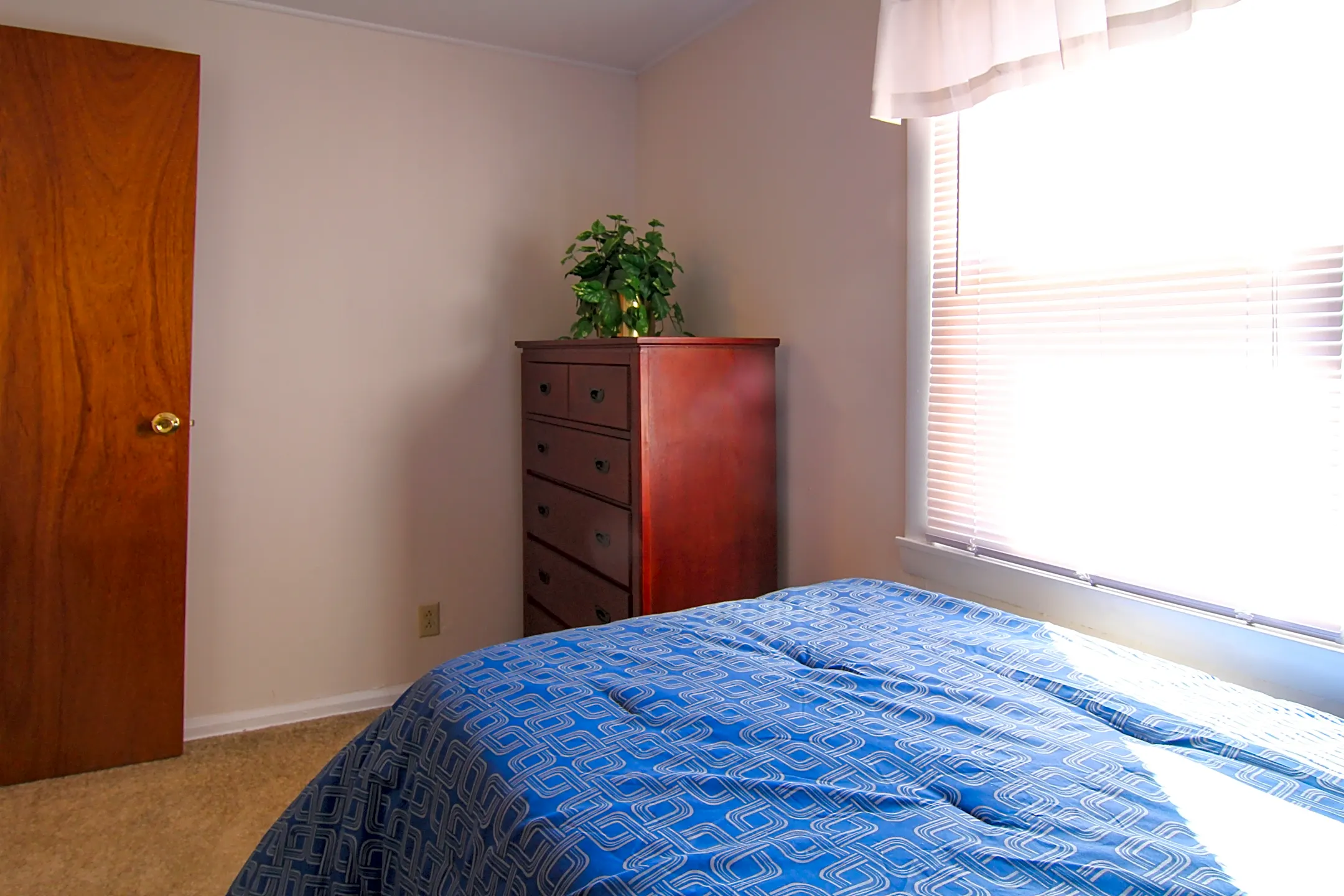 Brookside Commons Apartments East Hartford, CT 06118