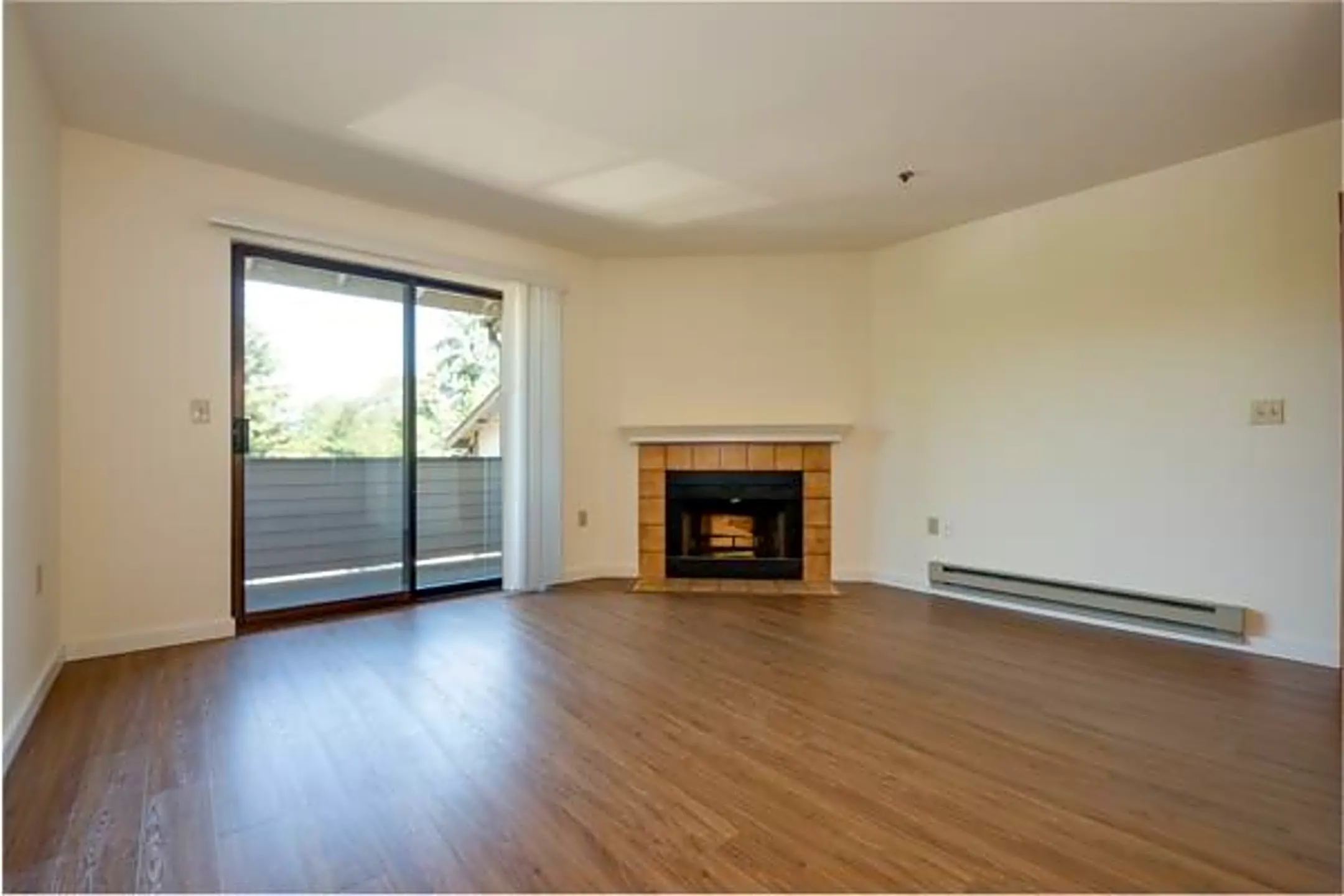 Beardslee Place Apartments 10730 Beardslee Blvd Bothell, WA for