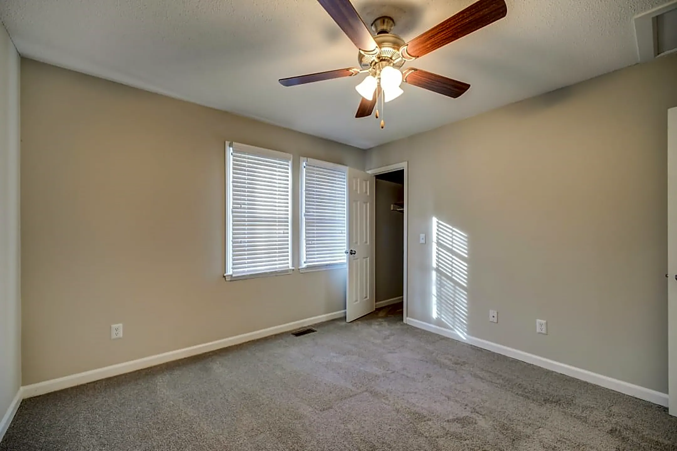 Forest Edge Townhomes 2920 Boone Trl Raleigh, NC Townhomes for Rent