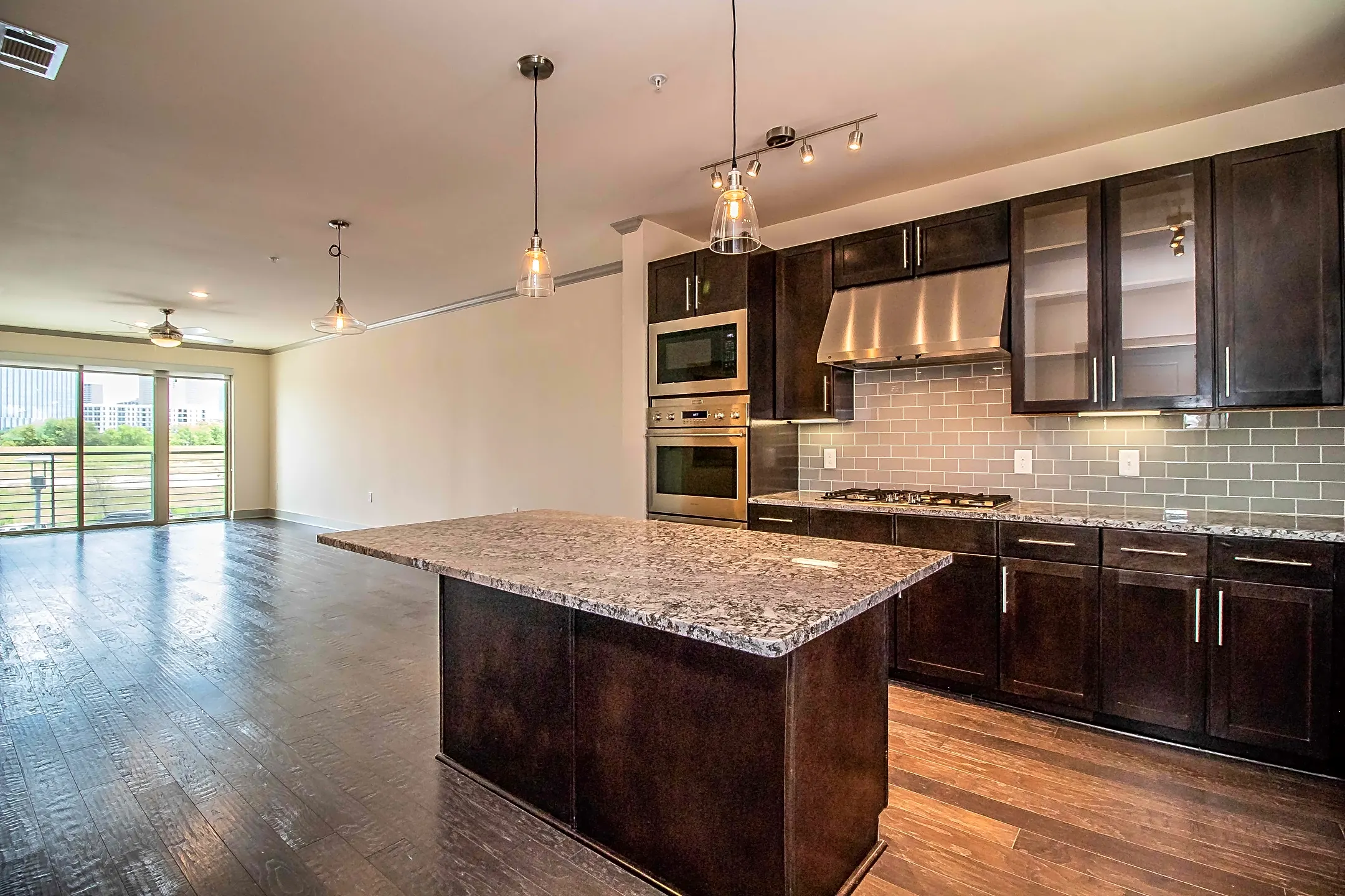 The Flats at Alta Leftbank - 2300 W 5th St | Fort Worth, TX Apartments ...