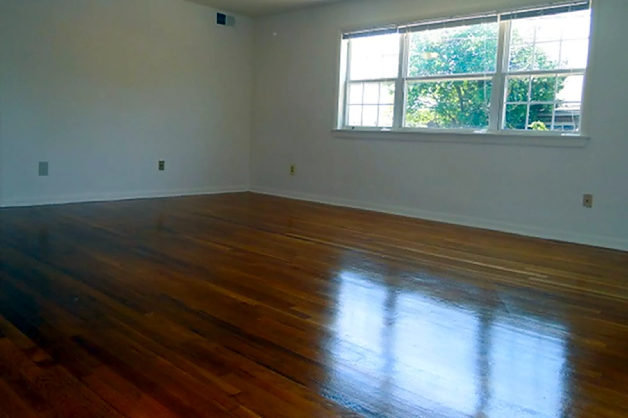 Dunlea Apartments 7583 Westfield Rd Dundalk, MD Apartments for Rent