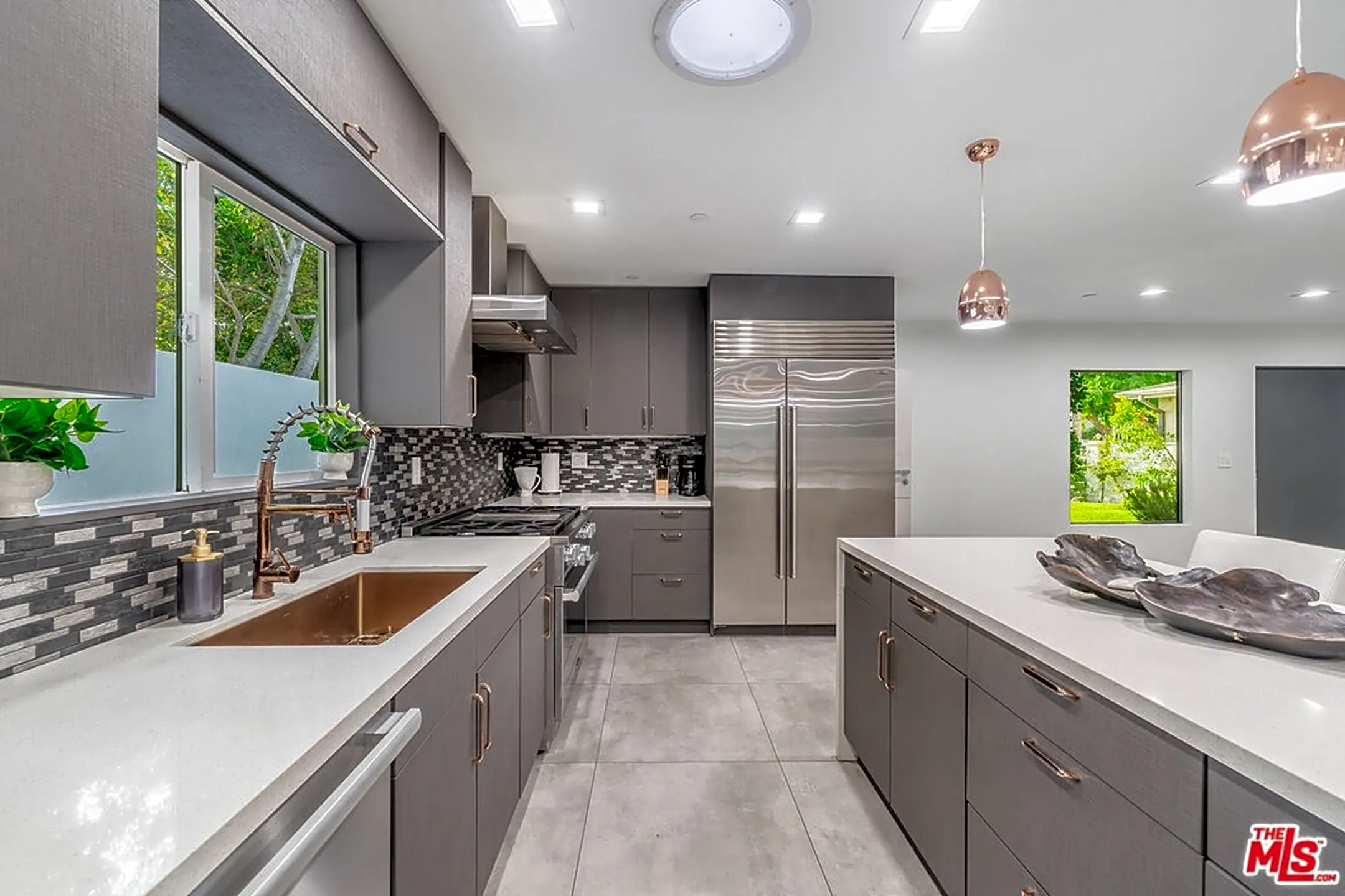 Kitchen - 5010 Fulton Ave - Los Angeles, CA