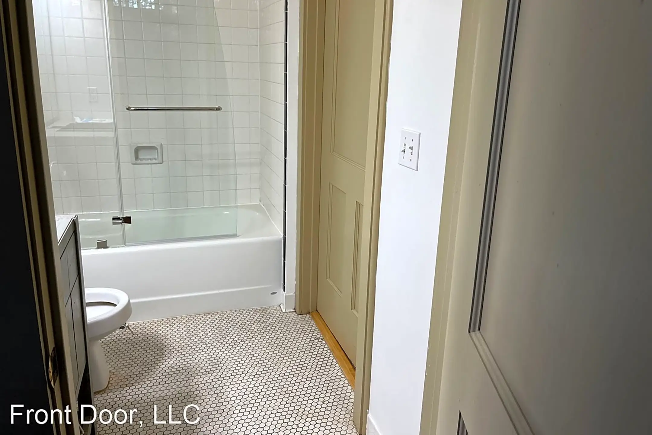 Bathroom - 1517 S. Theresa Ave. - Saint Louis, MO