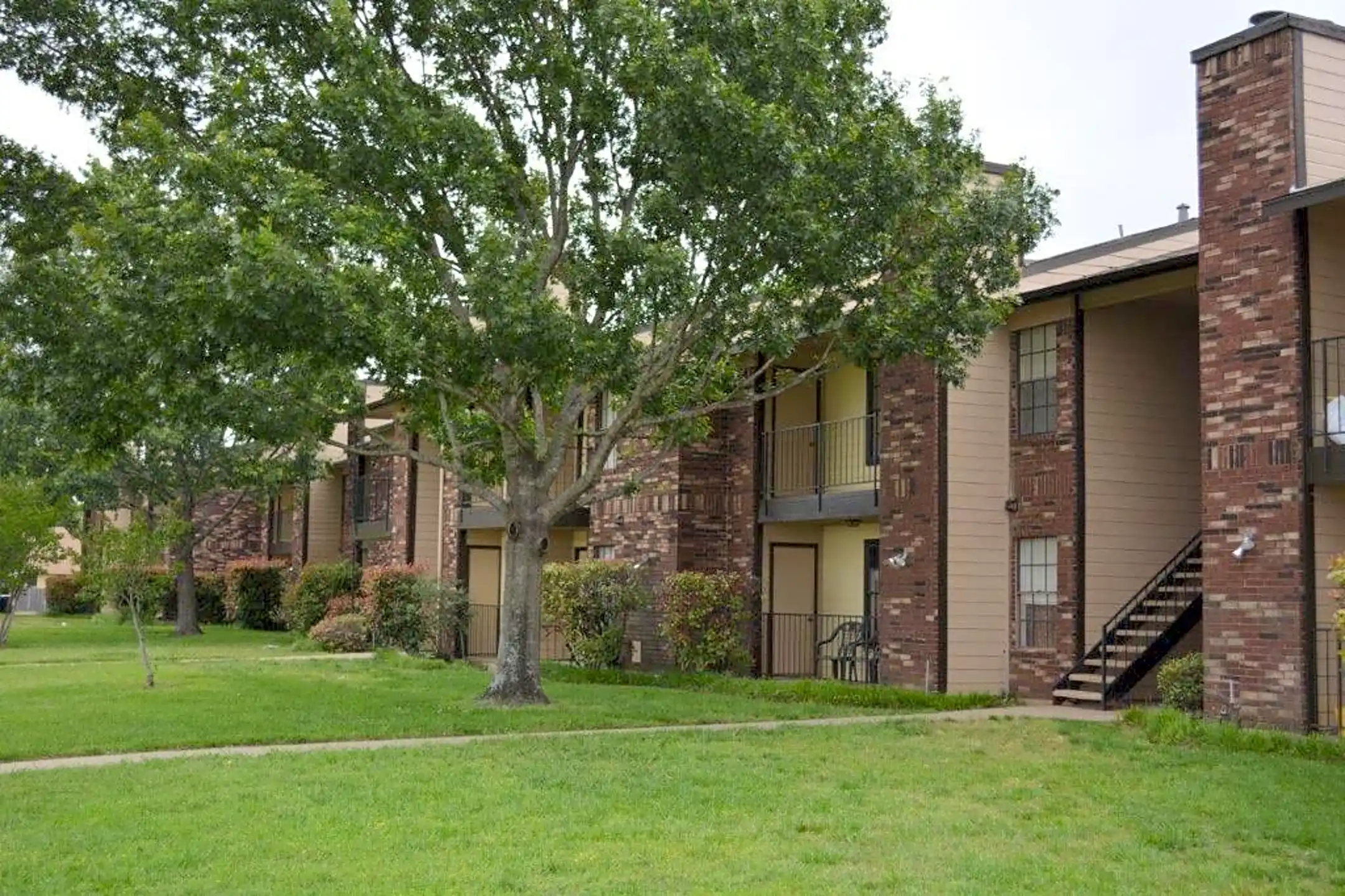 Townhouse Apartments Ennis, TX 75119