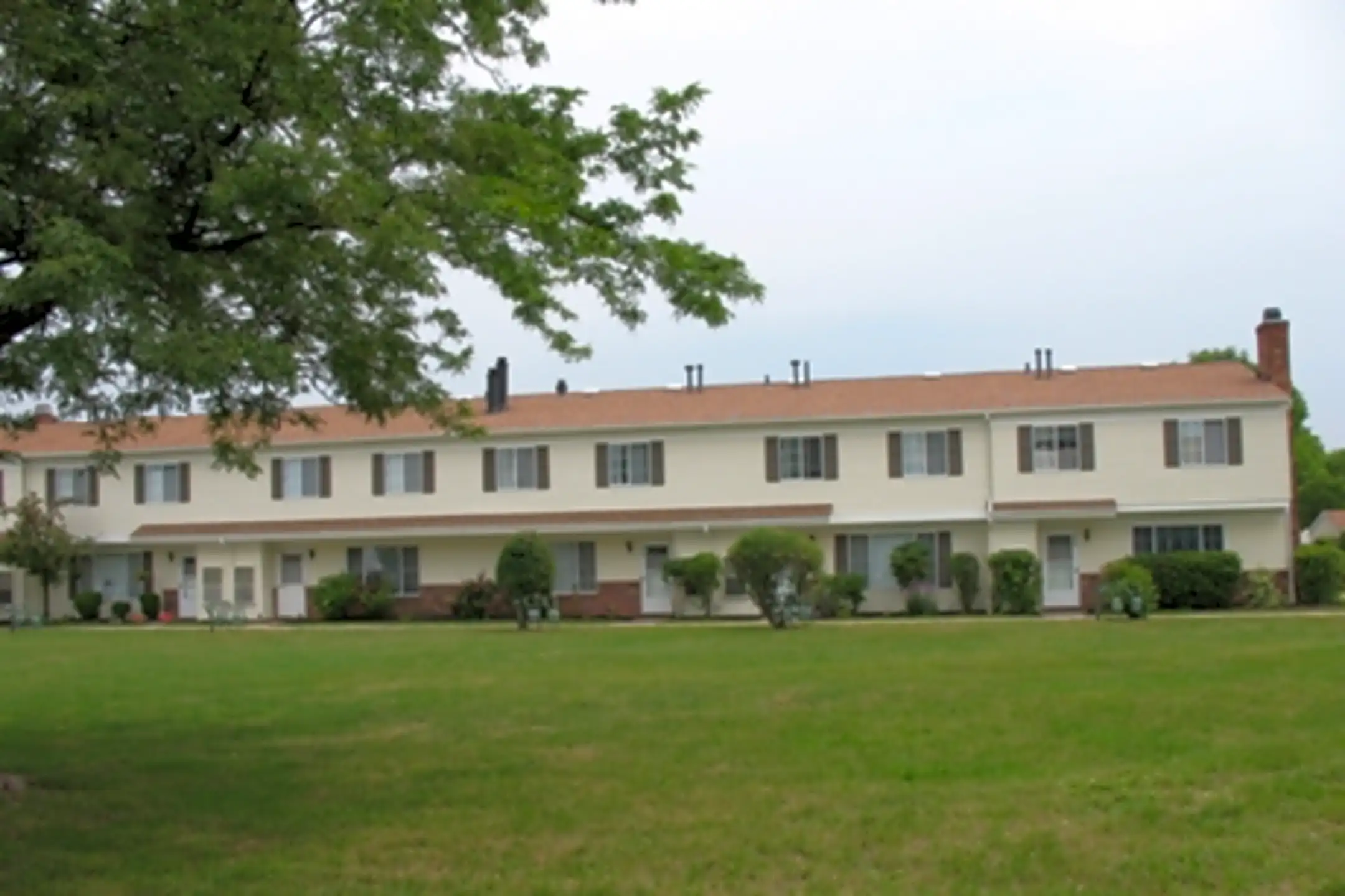 Huntington Hills Condominiums and Apartments 4525 Cox Dr Stow, OH