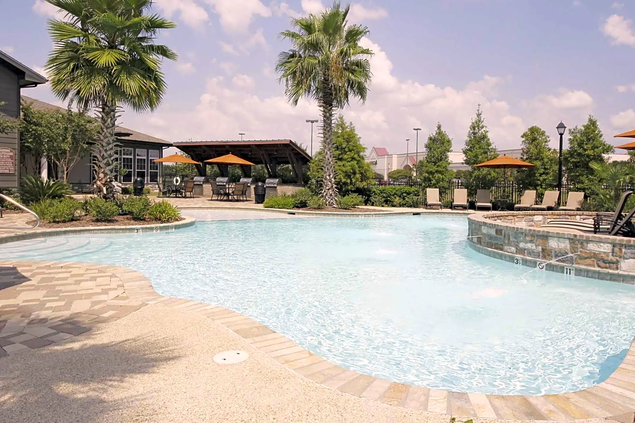 Pool - The Greystone Apartment Homes - Lafayette, LA
