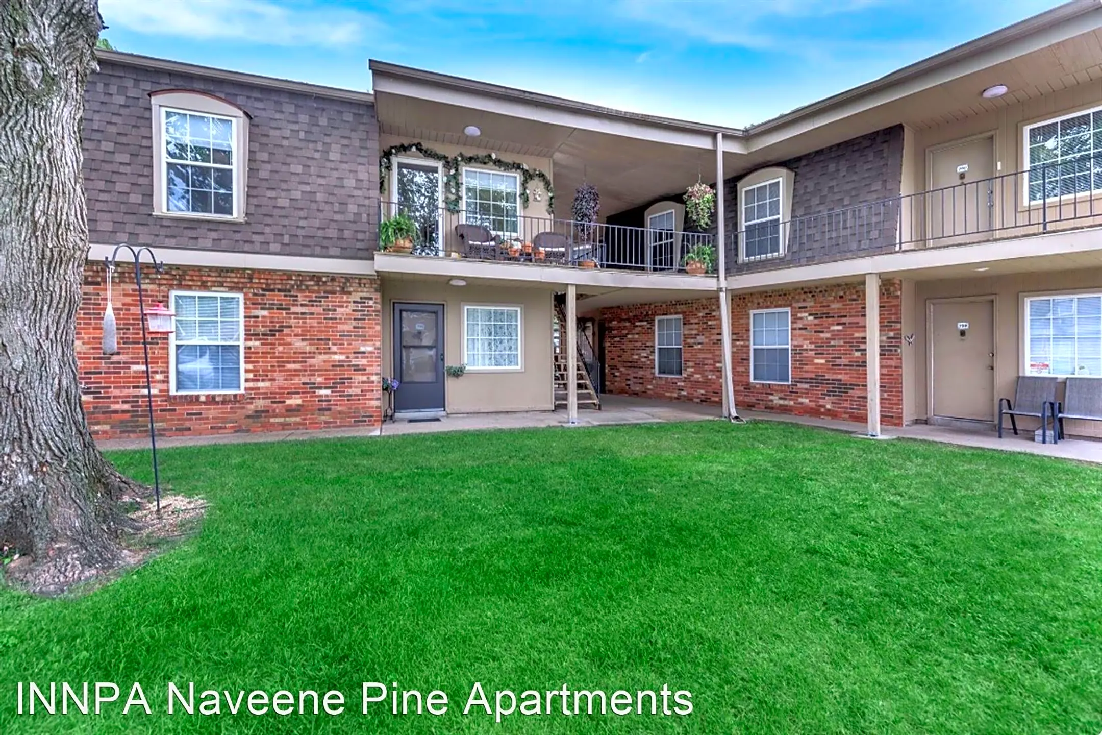 Building - Naveen Pine Apartments - Evansville, IN