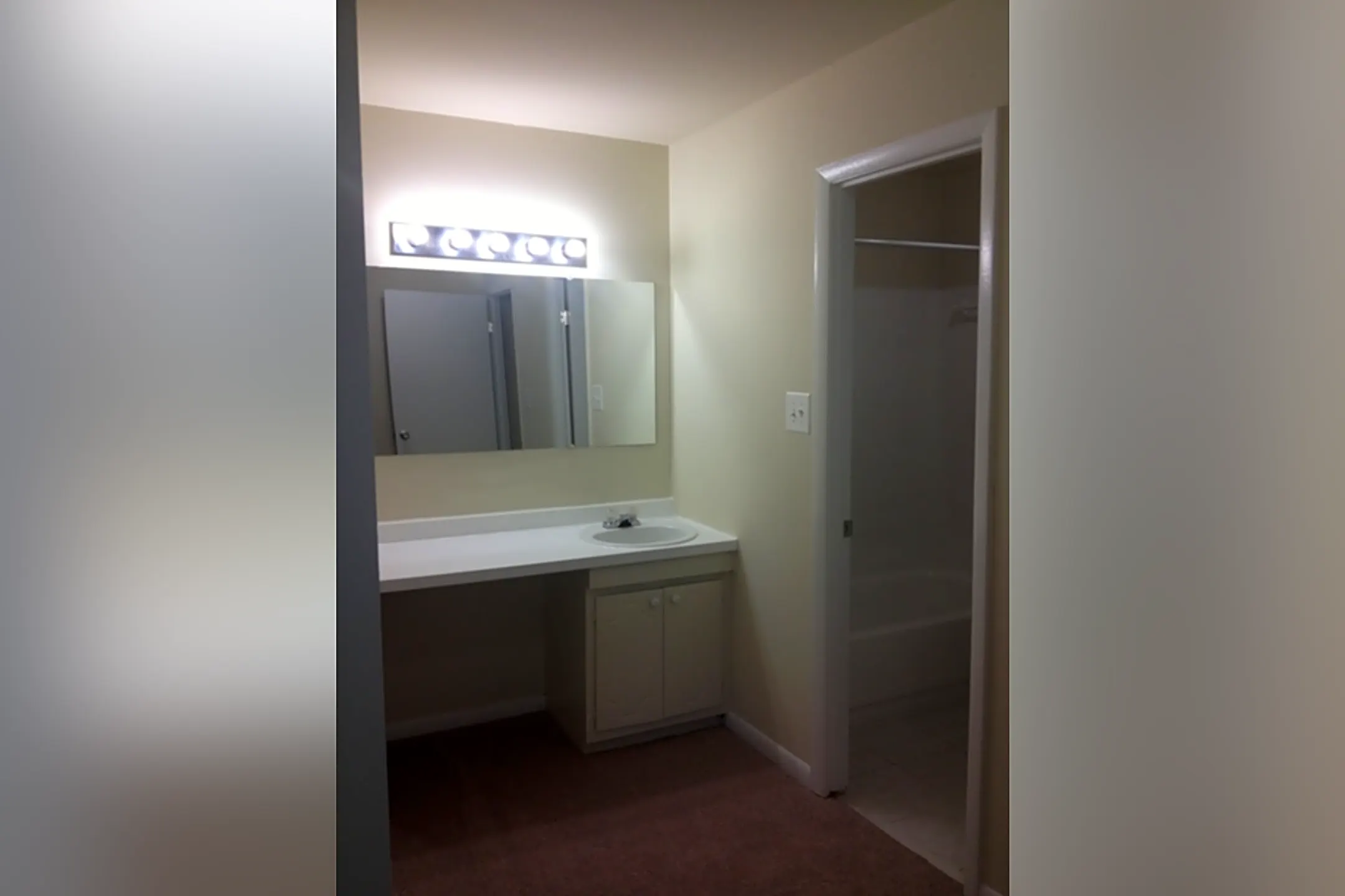 Hermitage Square Apartments 3213 Hewitt Avenue Wheaton, MD