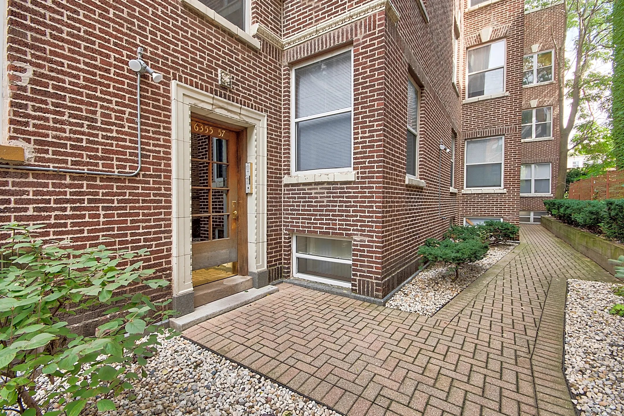 THE MAYNARD AT 6351 N LAKEWOOD 6351 N Lakewood Ave Chicago, IL