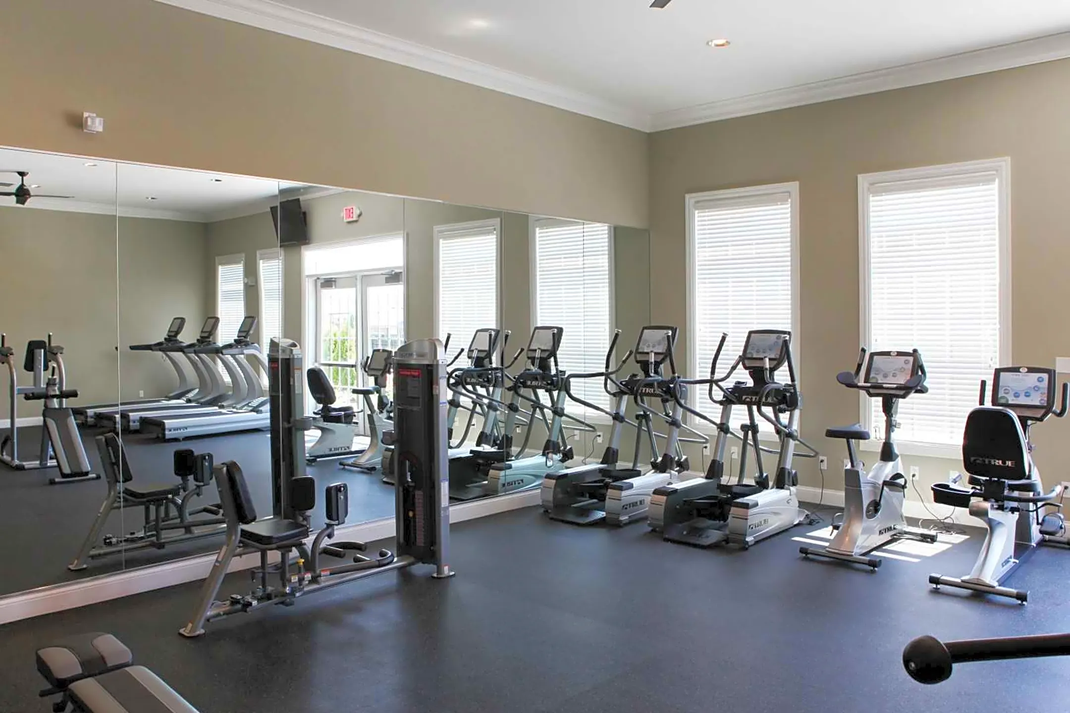 Fitness Weight Room - rm Lexington - Lexington, KY