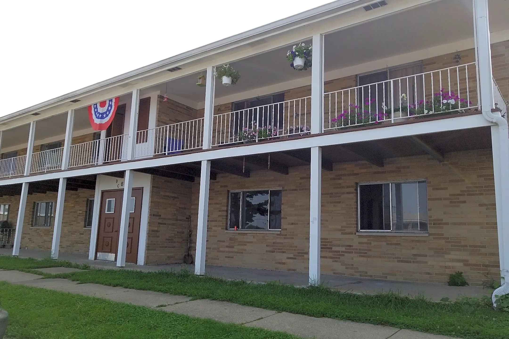 GARLAND COURT 332 W Garland Ave Fairborn, OH Apartments for Rent