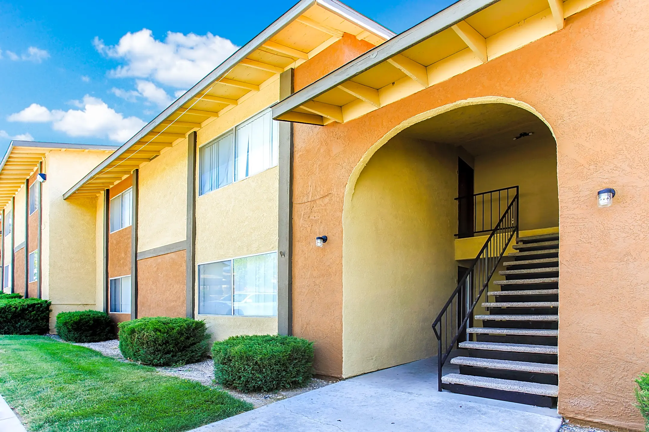 Sunrise Vista Apartments 755 E Virginia Way Barstow, CA Apartments